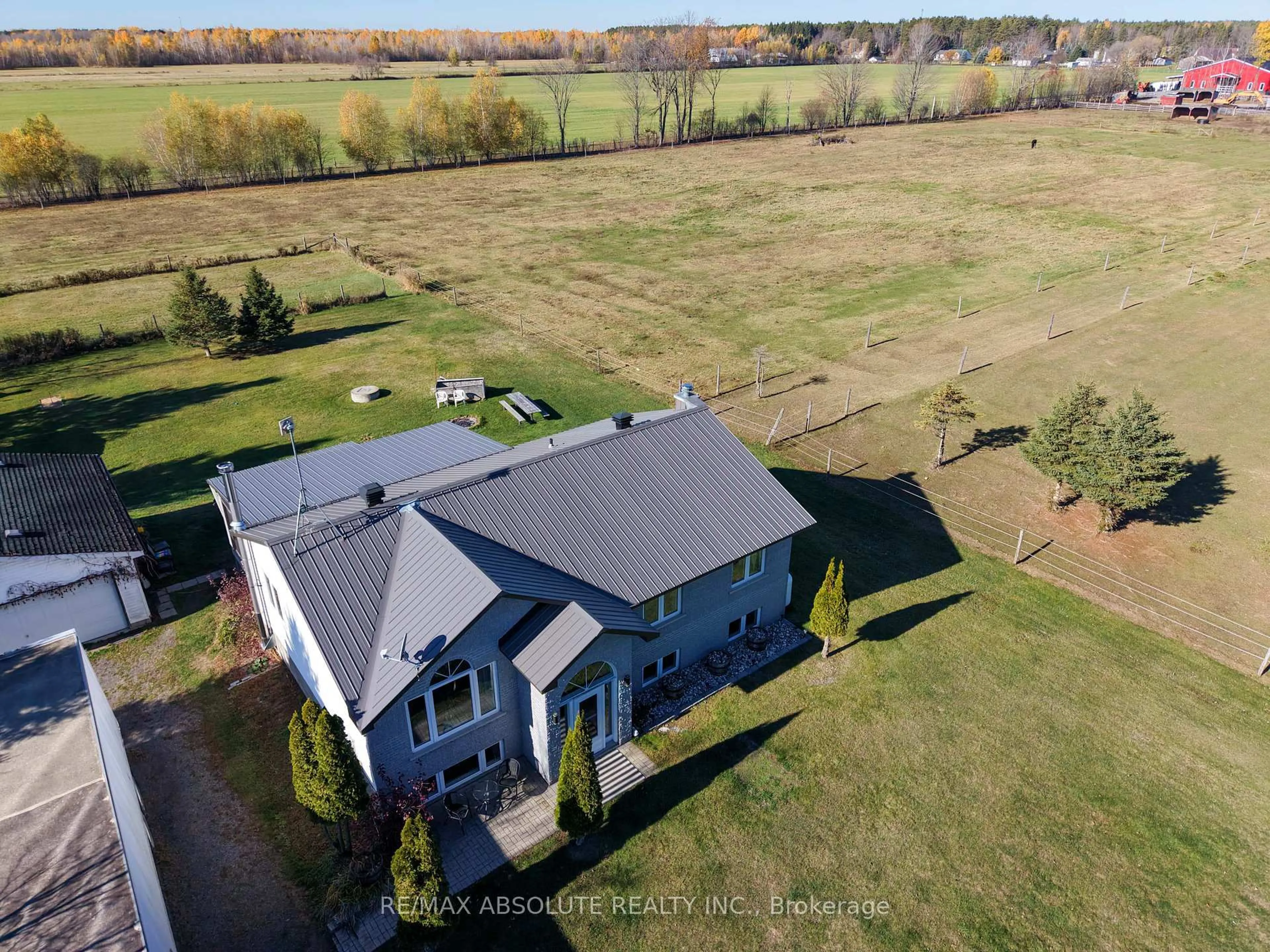 A pic from outside/outdoor area/front of a property/back of a property/a pic from drone, unknown for 1637 Gagnon Rd, The Nation Ontario K0A 2M0