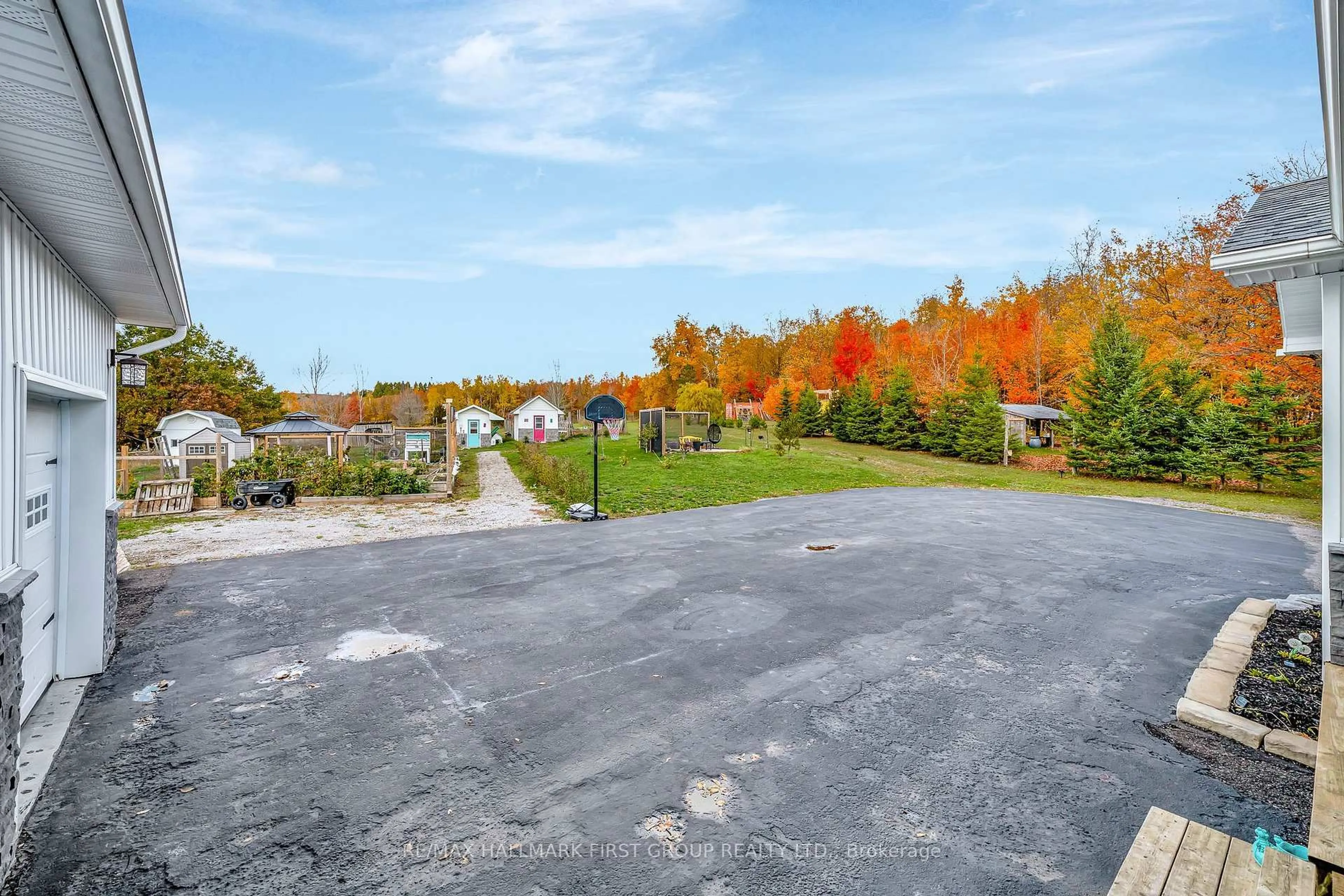 A pic from outside/outdoor area/front of a property/back of a property/a pic from drone, unknown for 635 Northumberland Heights Rd, Alnwick/Haldimand Ontario K9A 4J8