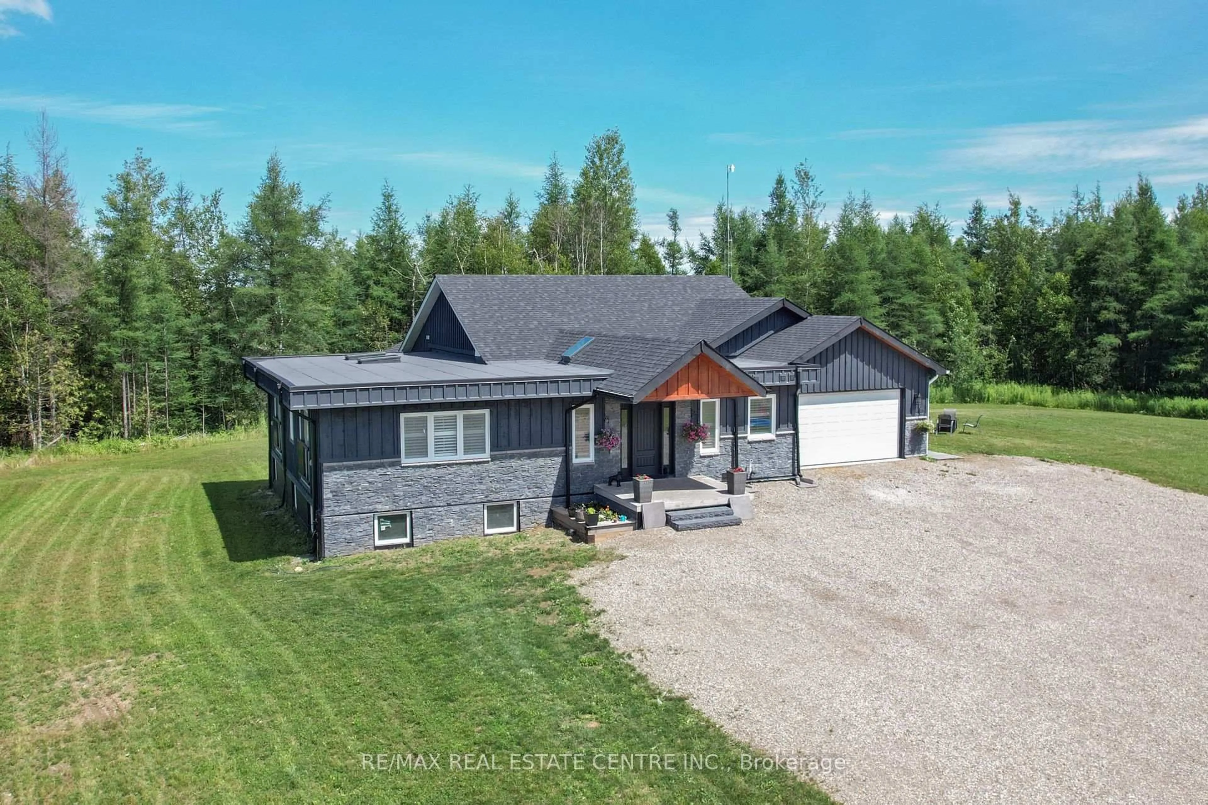 A pic from outside/outdoor area/front of a property/back of a property/a pic from drone, building for 375753 6th Line, Amaranth Ontario L9V 1K9