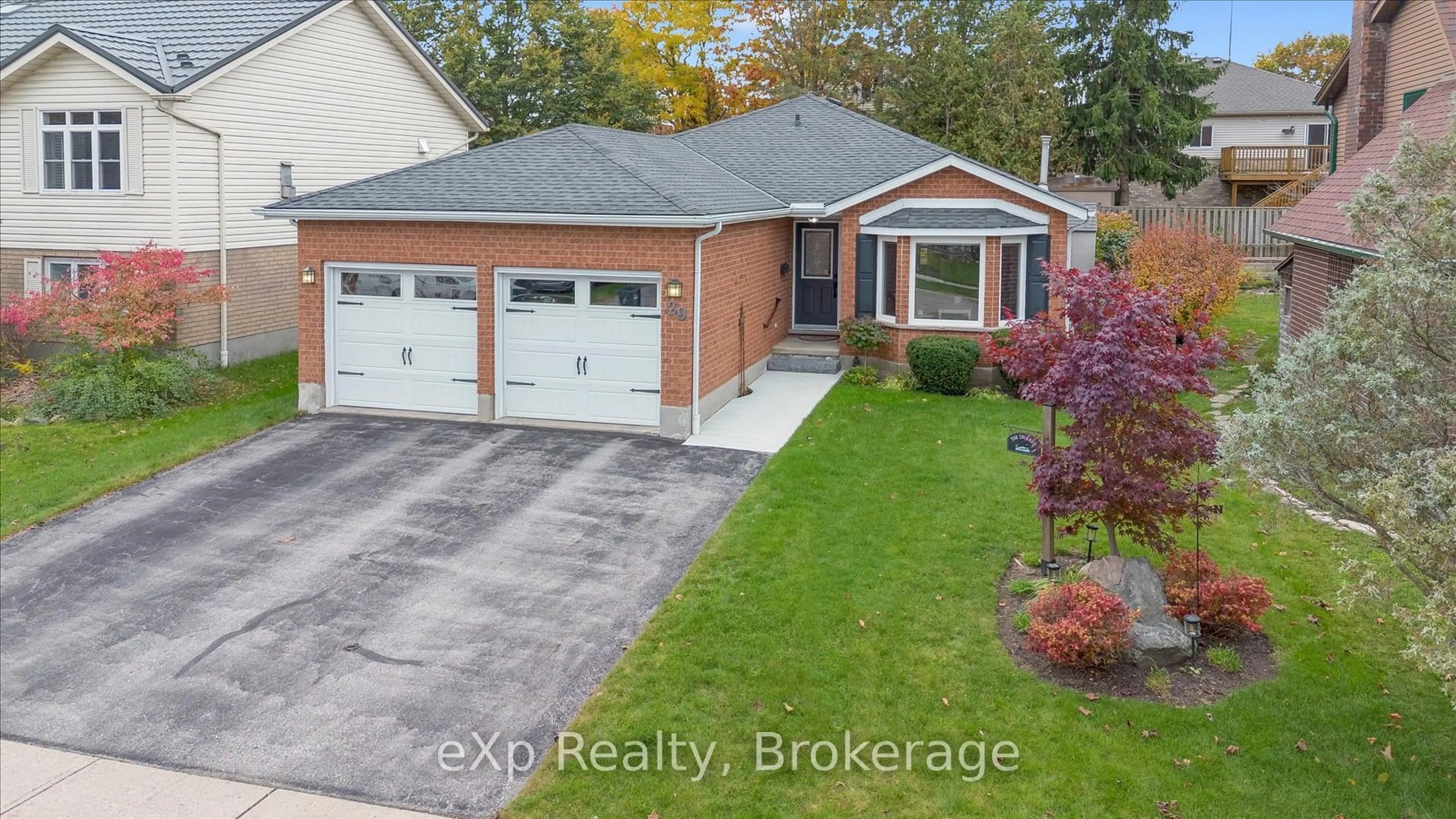 A pic from outside/outdoor area/front of a property/back of a property/a pic from drone, street for 29 Celia Cres, Guelph Ontario N1G 4R4
