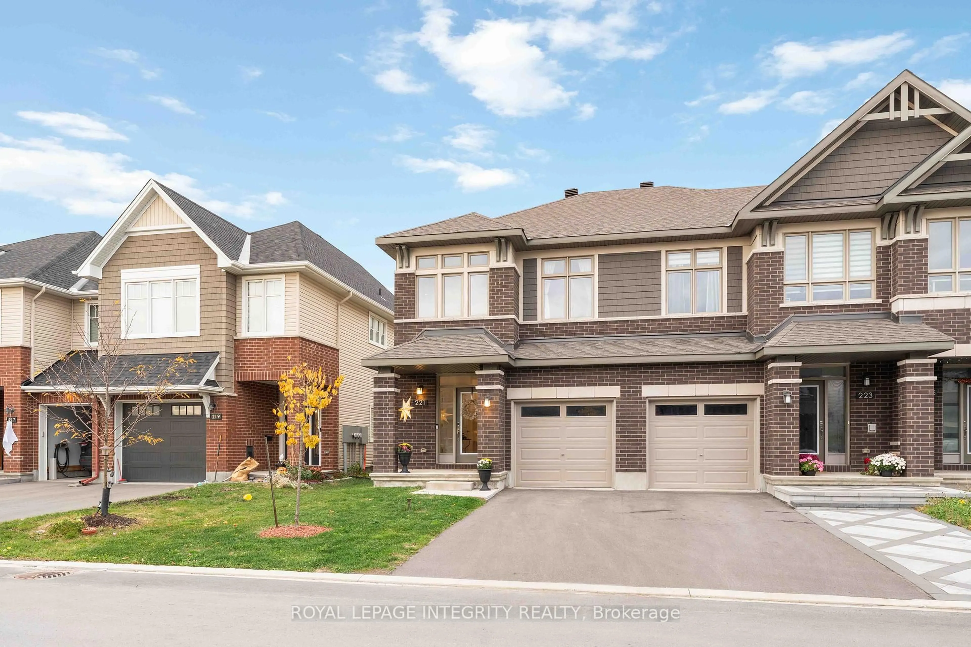 Home with brick exterior material, street for 221 Finsbury Ave, Ottawa Ontario K2S 2X9