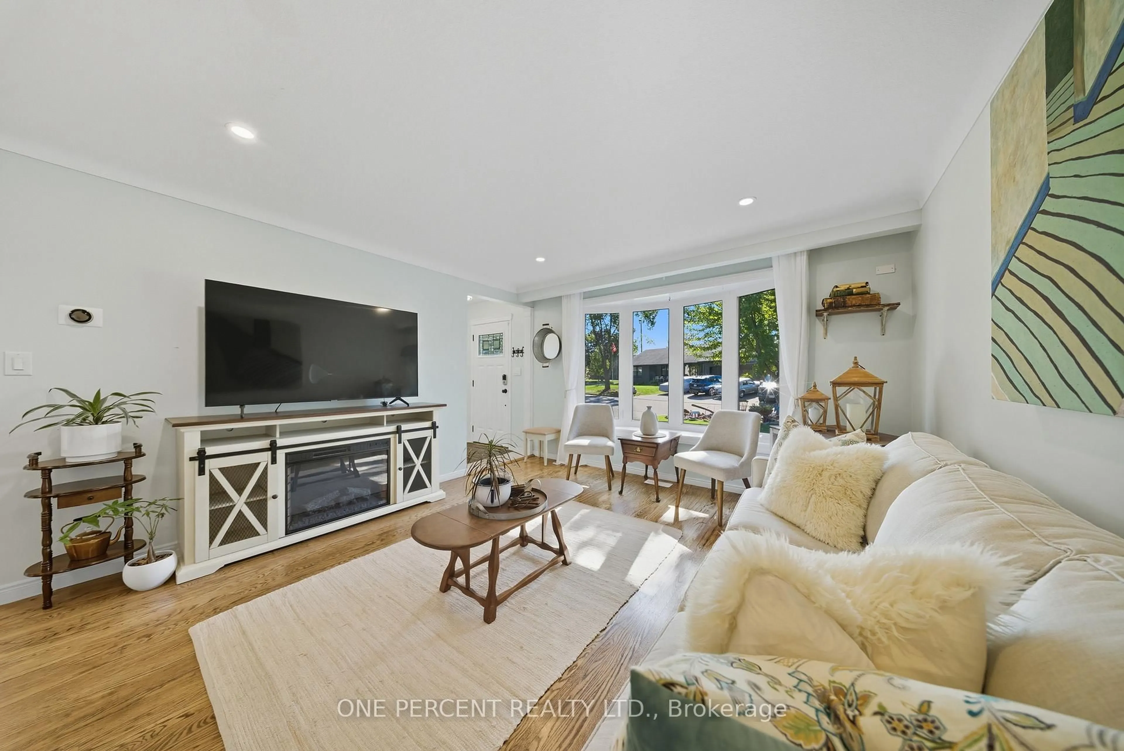 Living room with furniture, unknown for 67 Louis Ave, St. Catharines Ontario L2M 2N4