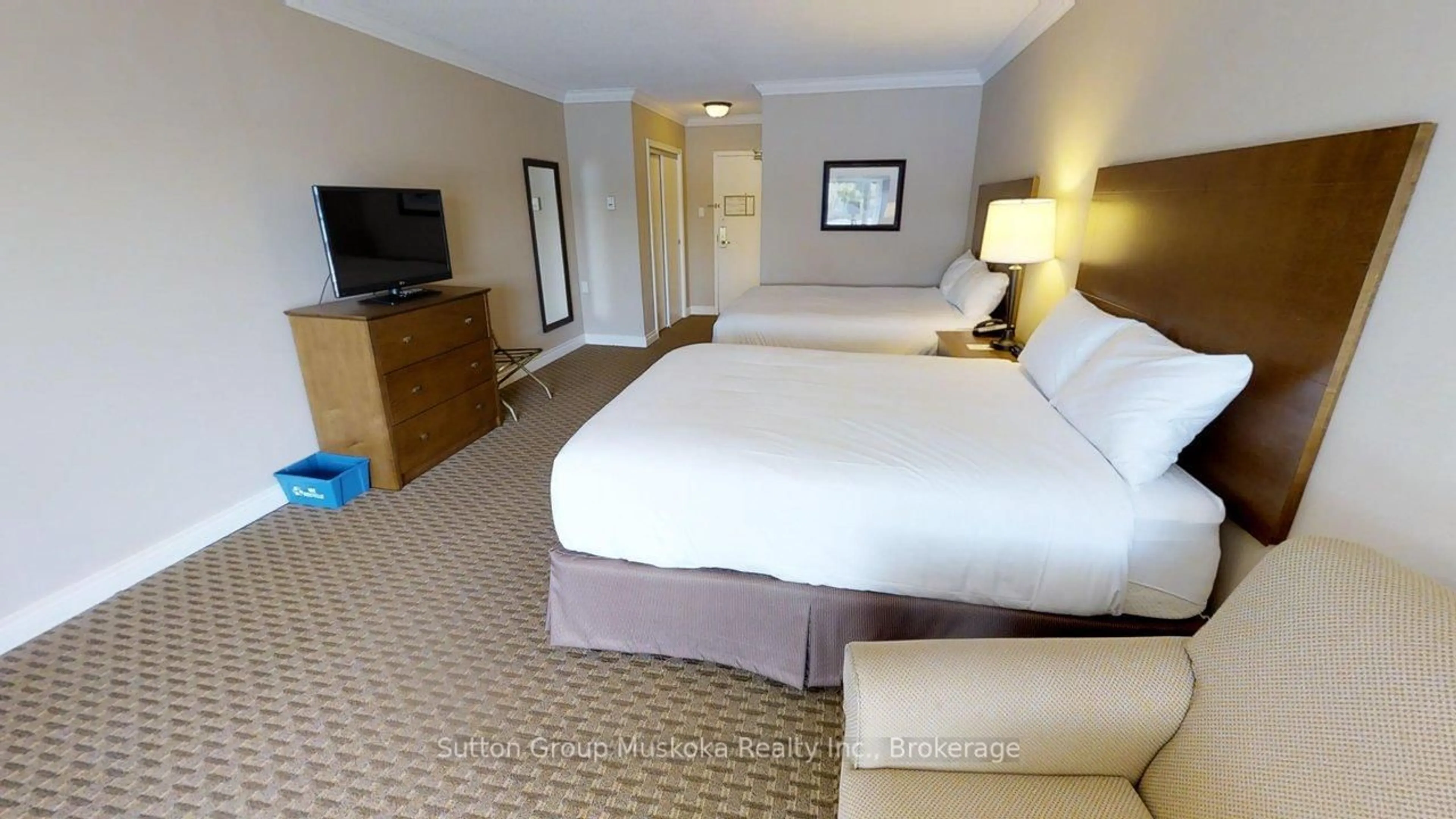 A pic of a room for 421 Bayshore - Deerhurst Dr #421, Huntsville Ontario P1H 2E8