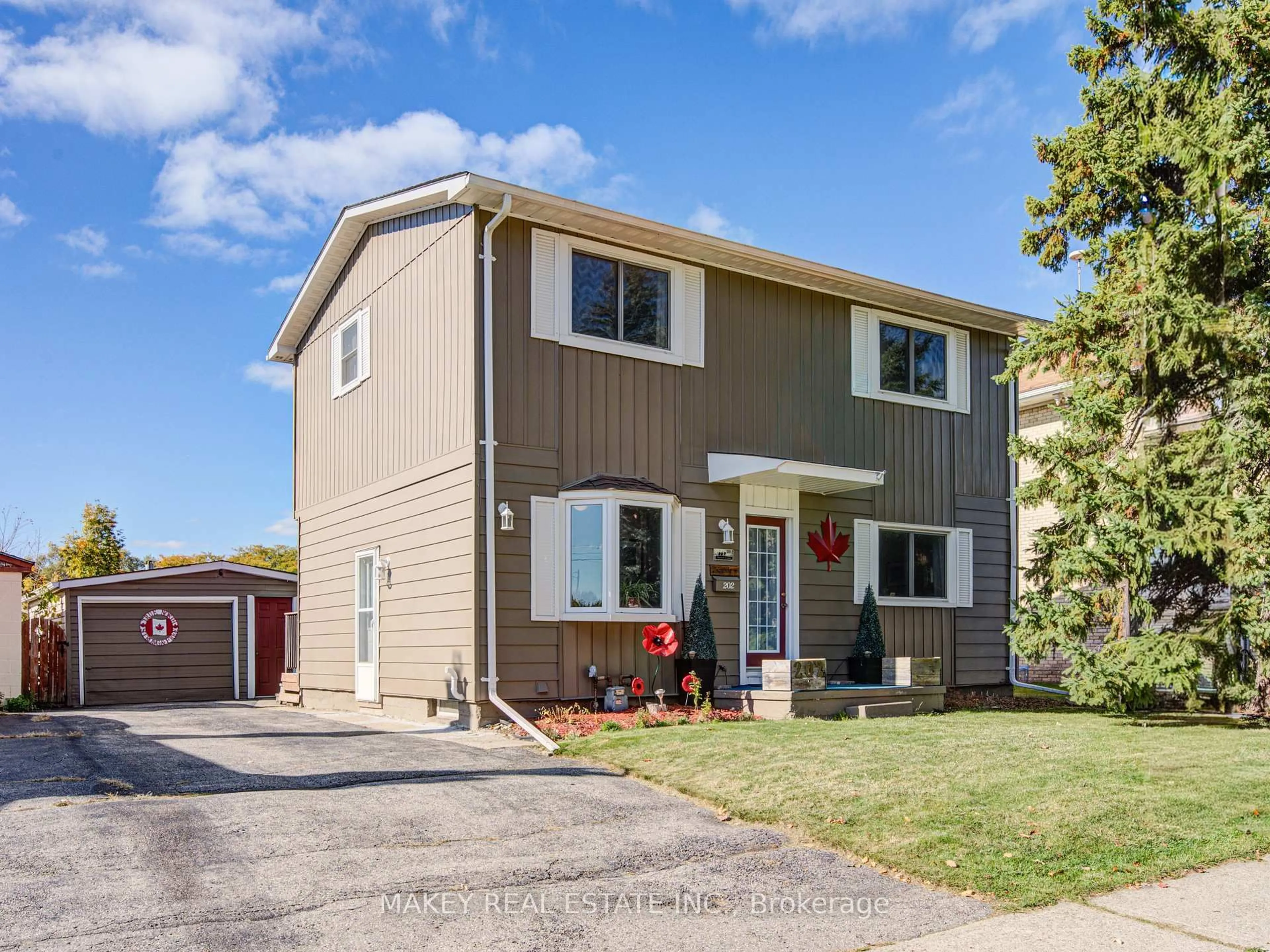 Home with vinyl exterior material, street for 202 Norwich Ave, Woodstock Ontario N4S 3V6