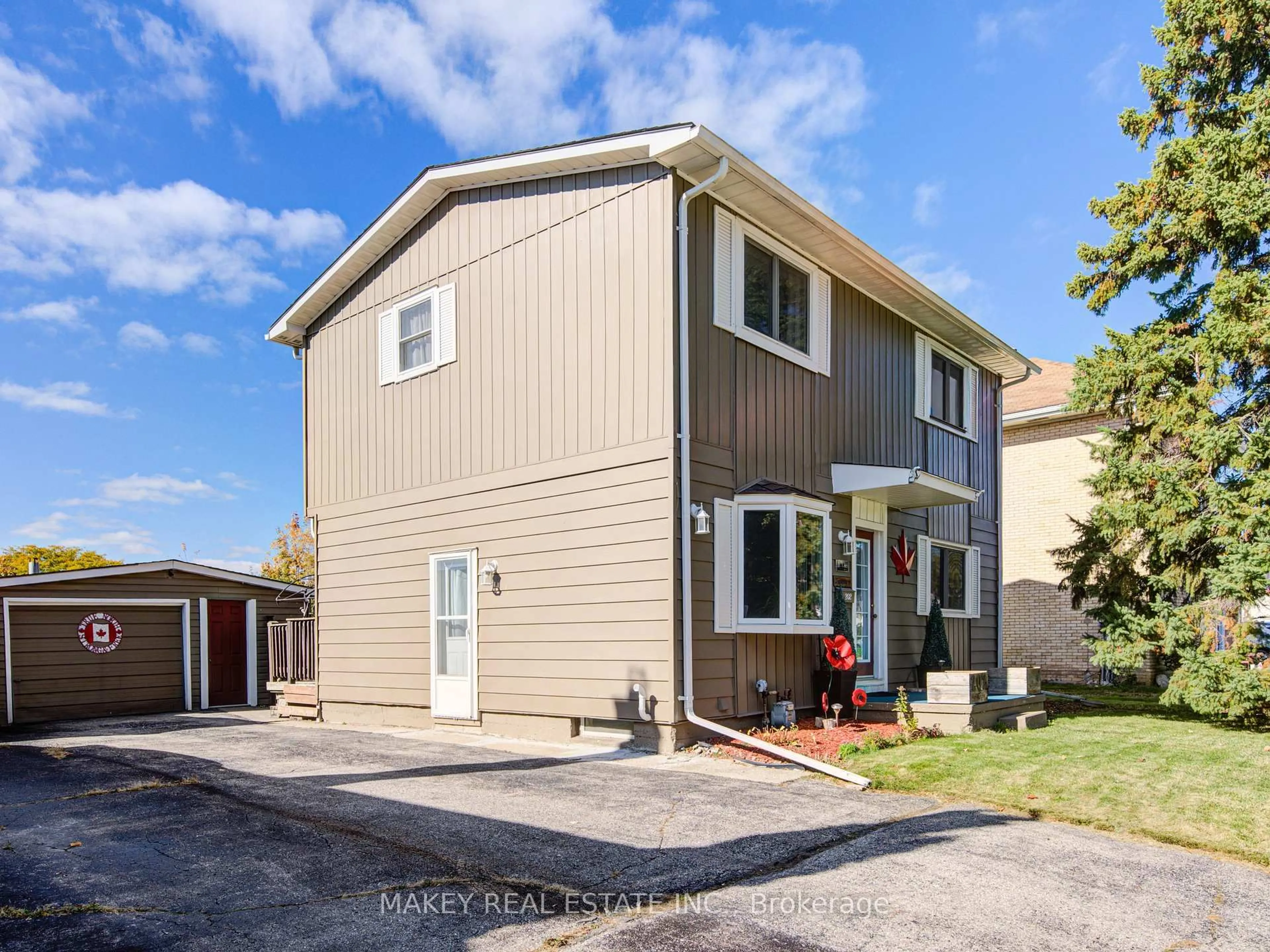 Home with vinyl exterior material, street for 202 Norwich Ave, Woodstock Ontario N4S 3V6