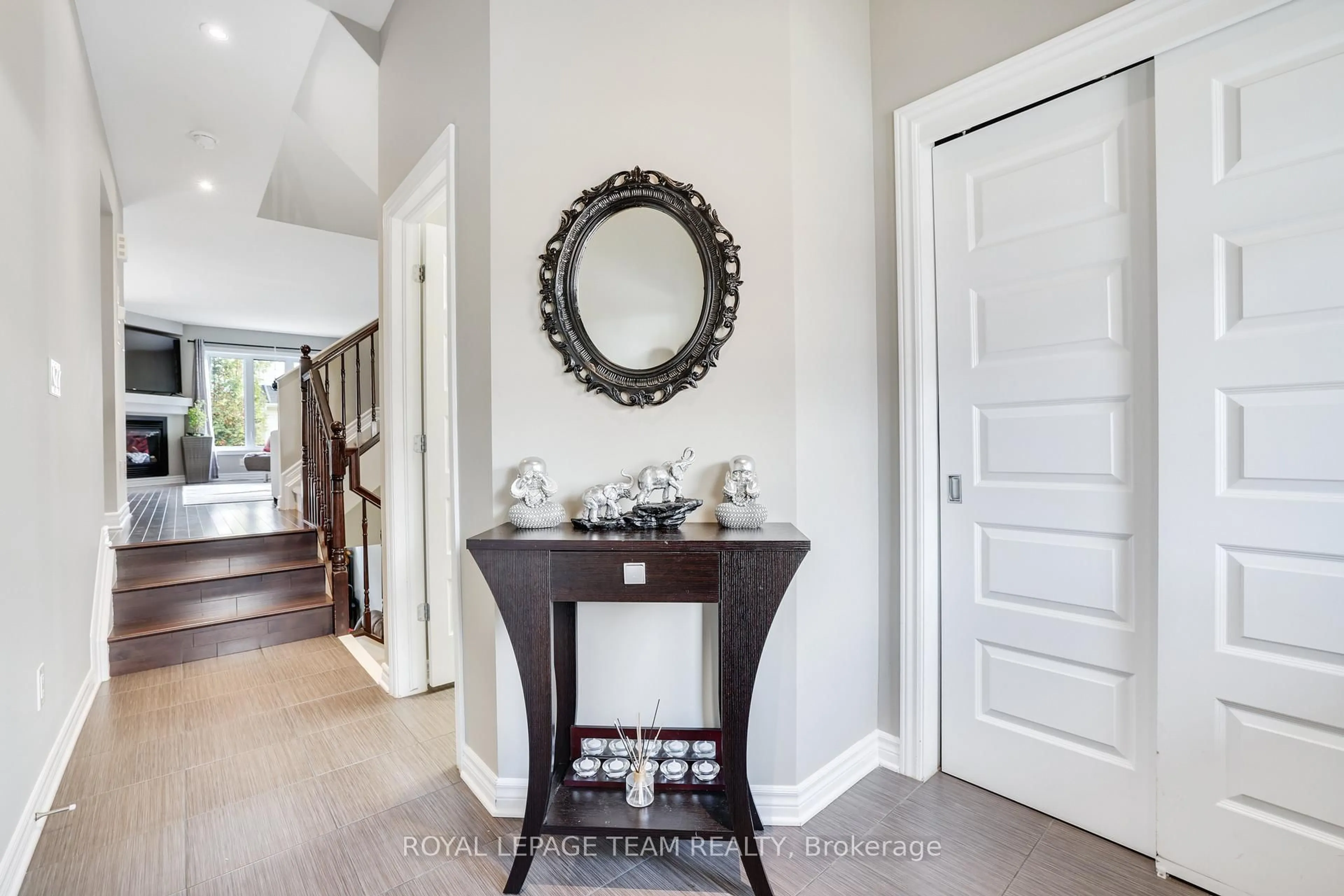 Indoor entryway for 338 Gerry Lalonde Dr, Ottawa Ontario K4A 0Y3