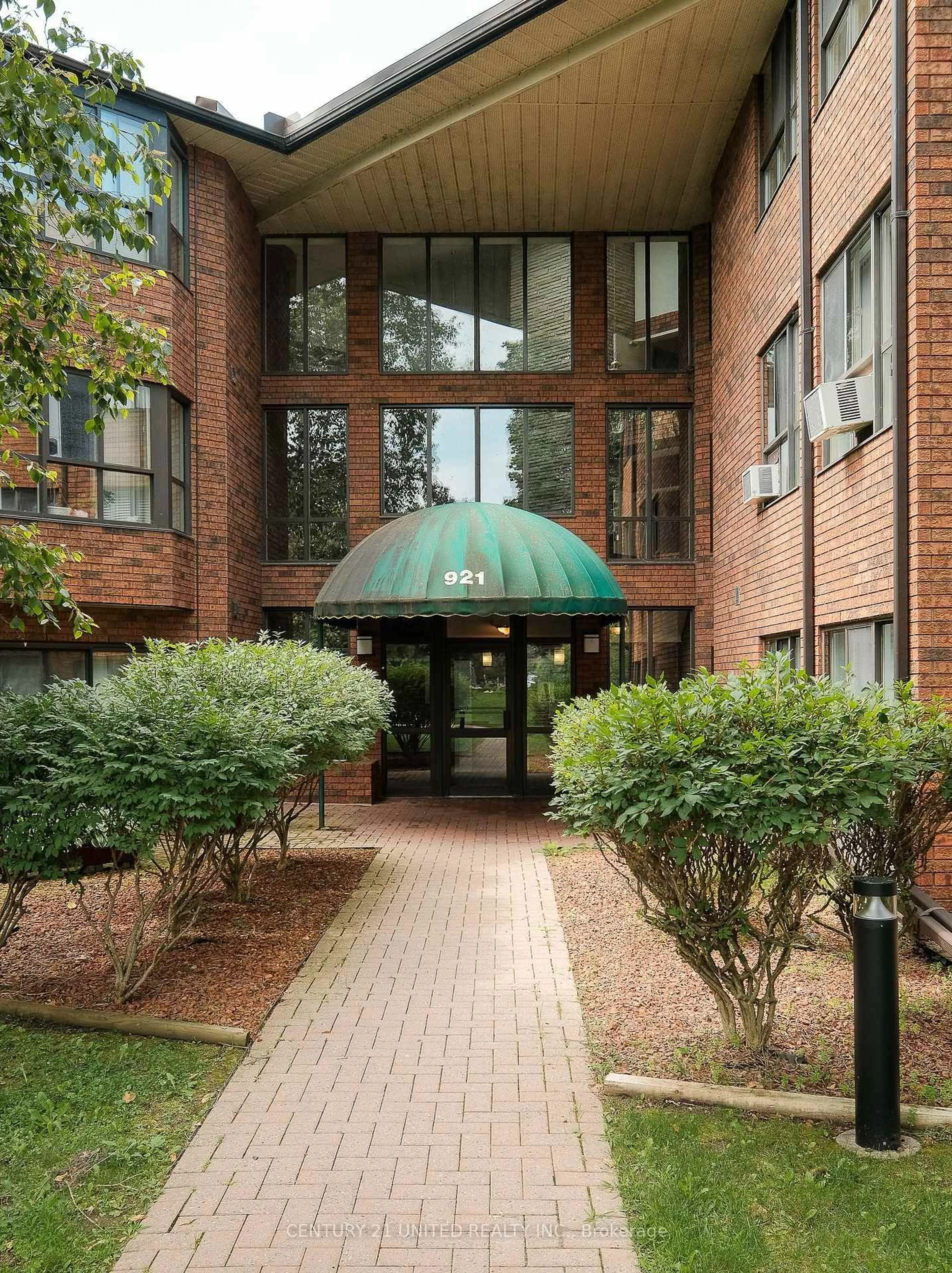 Indoor foyer for 921 Armour Rd #222, Peterborough Ontario K9H 7K5