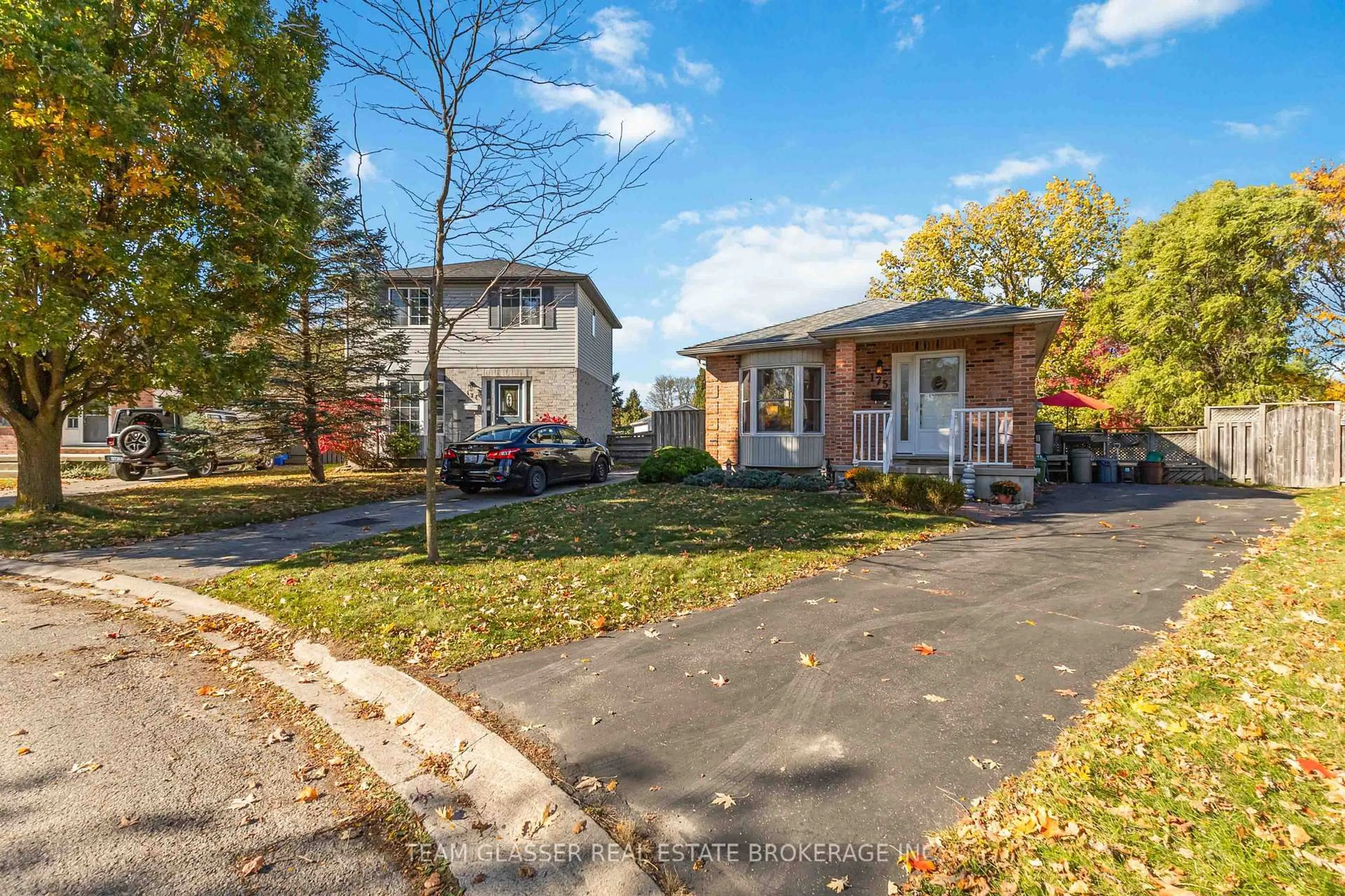A pic from outside/outdoor area/front of a property/back of a property/a pic from drone, street for 175 Pochard Crt, London East Ontario N5W 5Z3