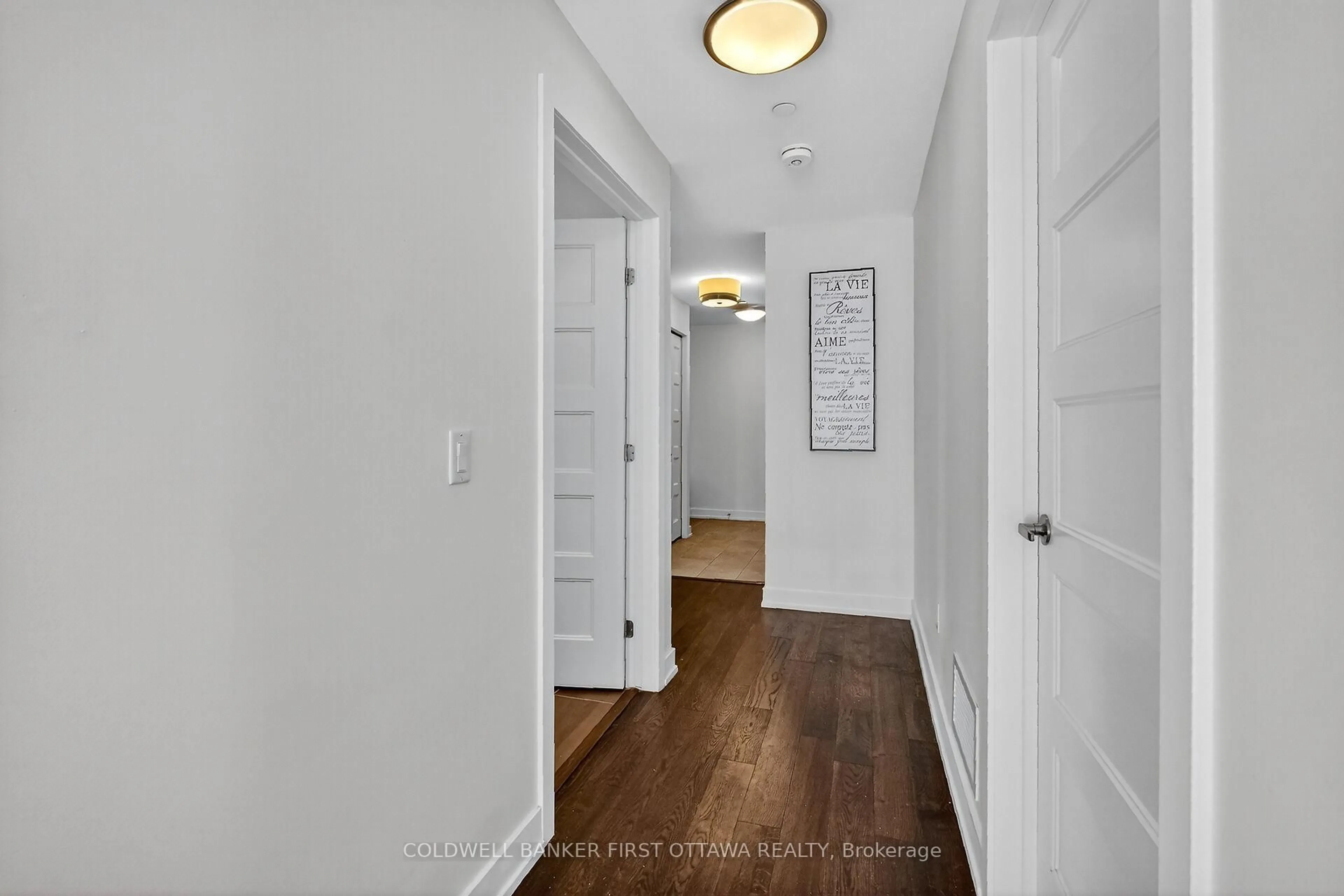 Indoor entryway for 200 Inlet Private #602, Ottawa Ontario K4A 5H3