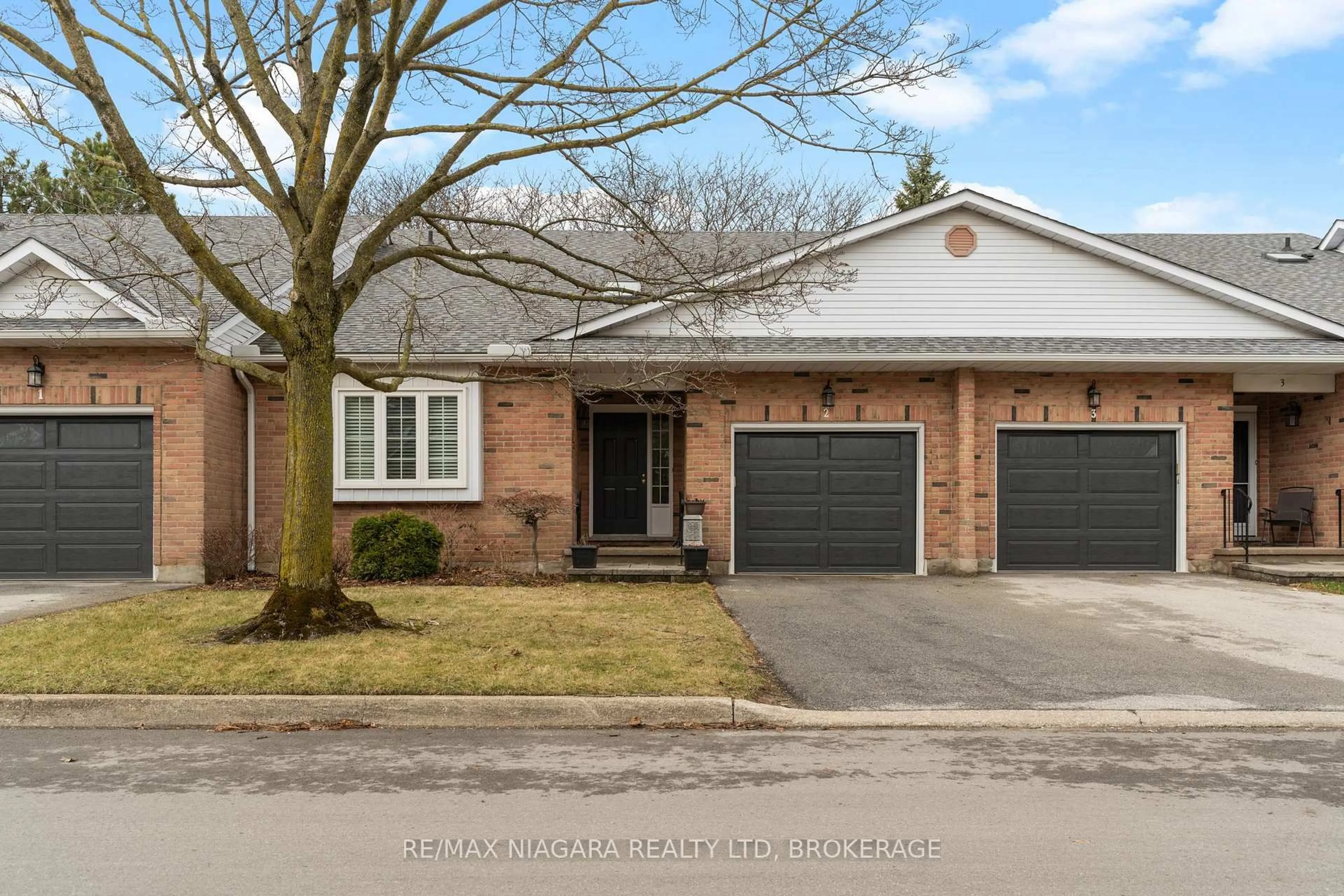 Home with brick exterior material, street for 10 ELDERWOOD Dr #2, St. Catharines Ontario L2S 3G3
