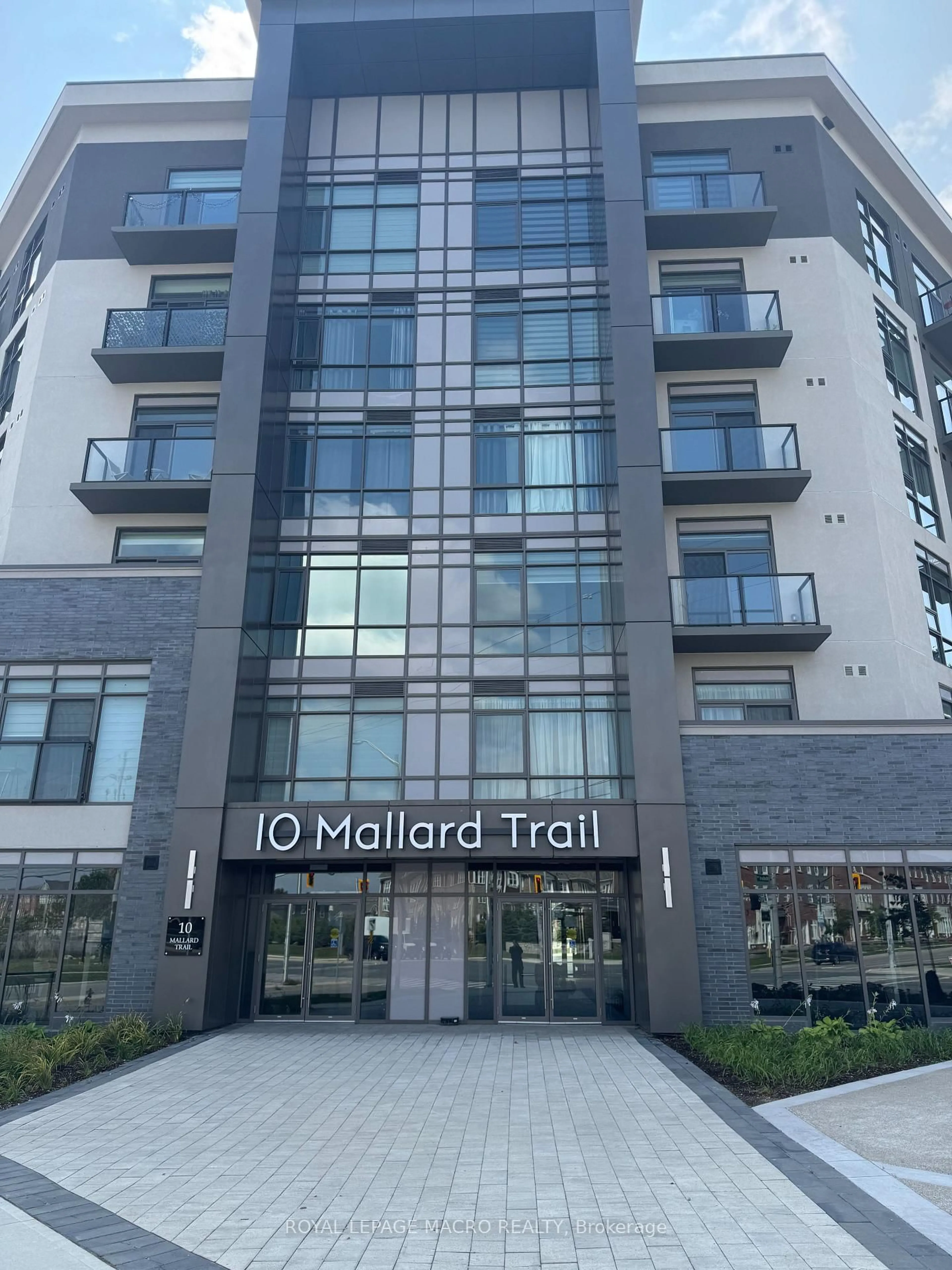 Indoor foyer for 10 Mallard Tr #525, Hamilton Ontario L0B 2A7