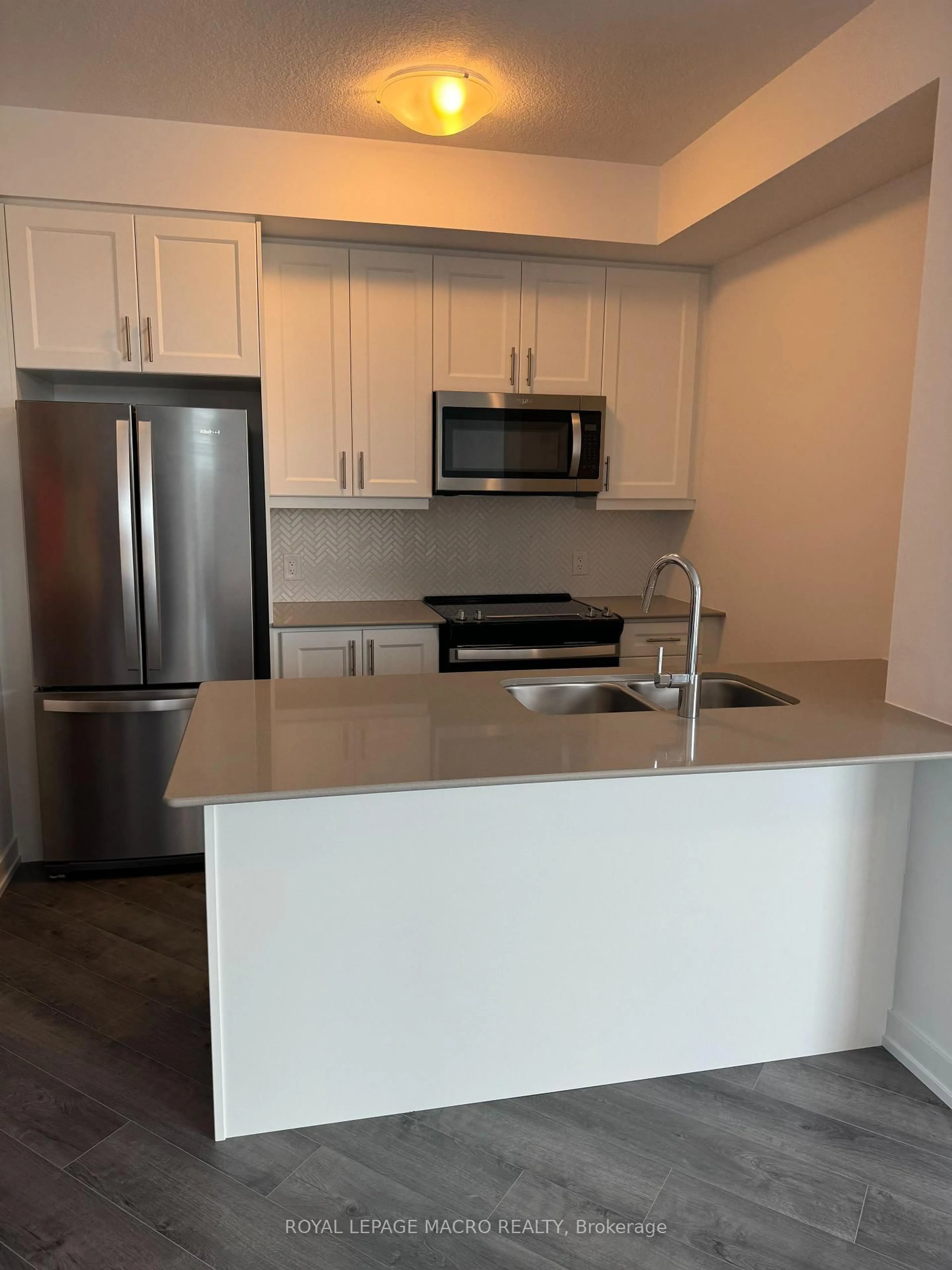 Standard kitchen, unknown for 10 Mallard Tr #525, Hamilton Ontario L0B 2A7