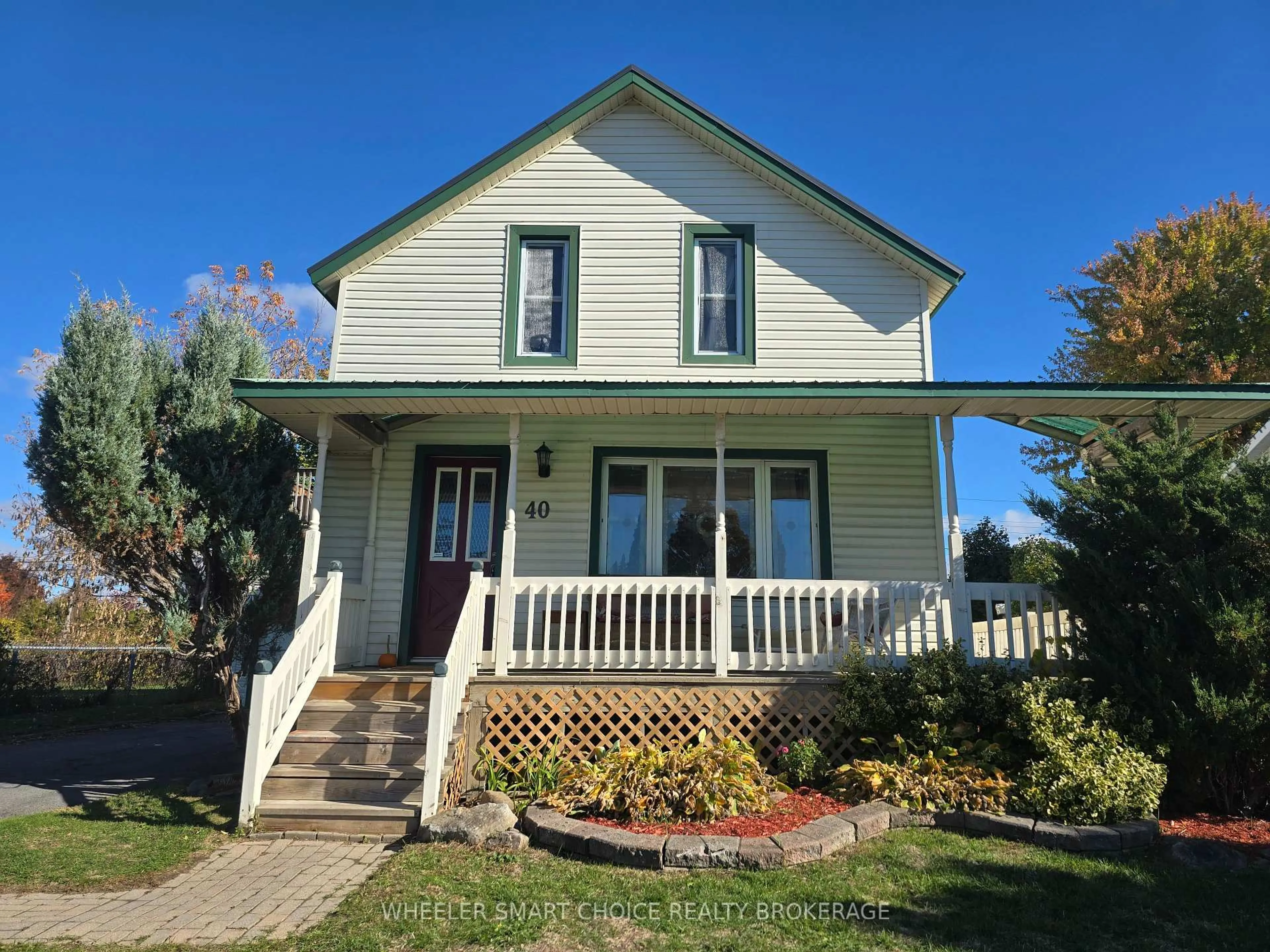 Home with vinyl exterior material, street for 40 St Laurent Ave, South Stormont Ontario K0C 1P0