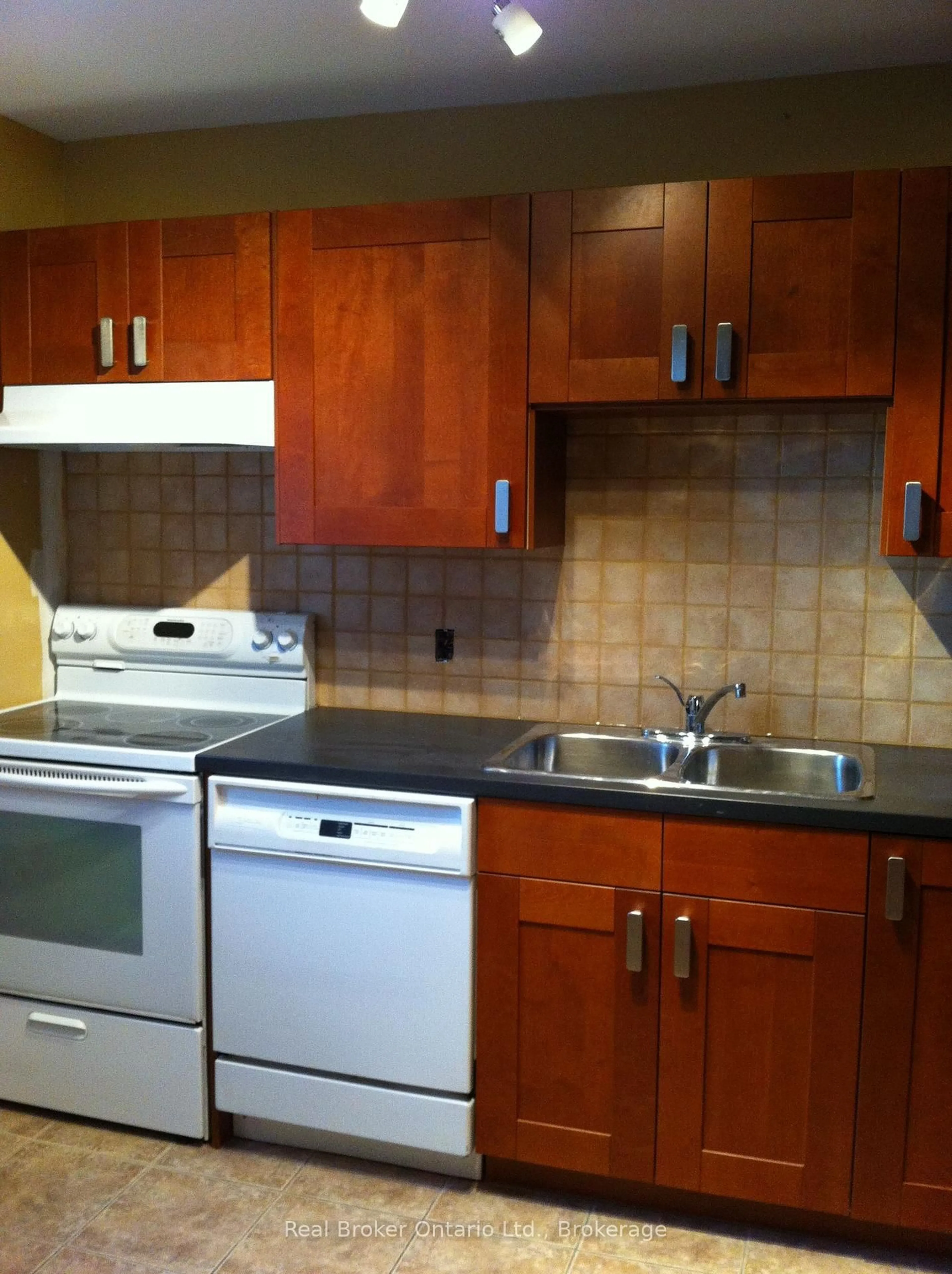 Standard kitchen, unknown for 23 Queenslea Dr #75, Hamilton Ontario L8W 1T7