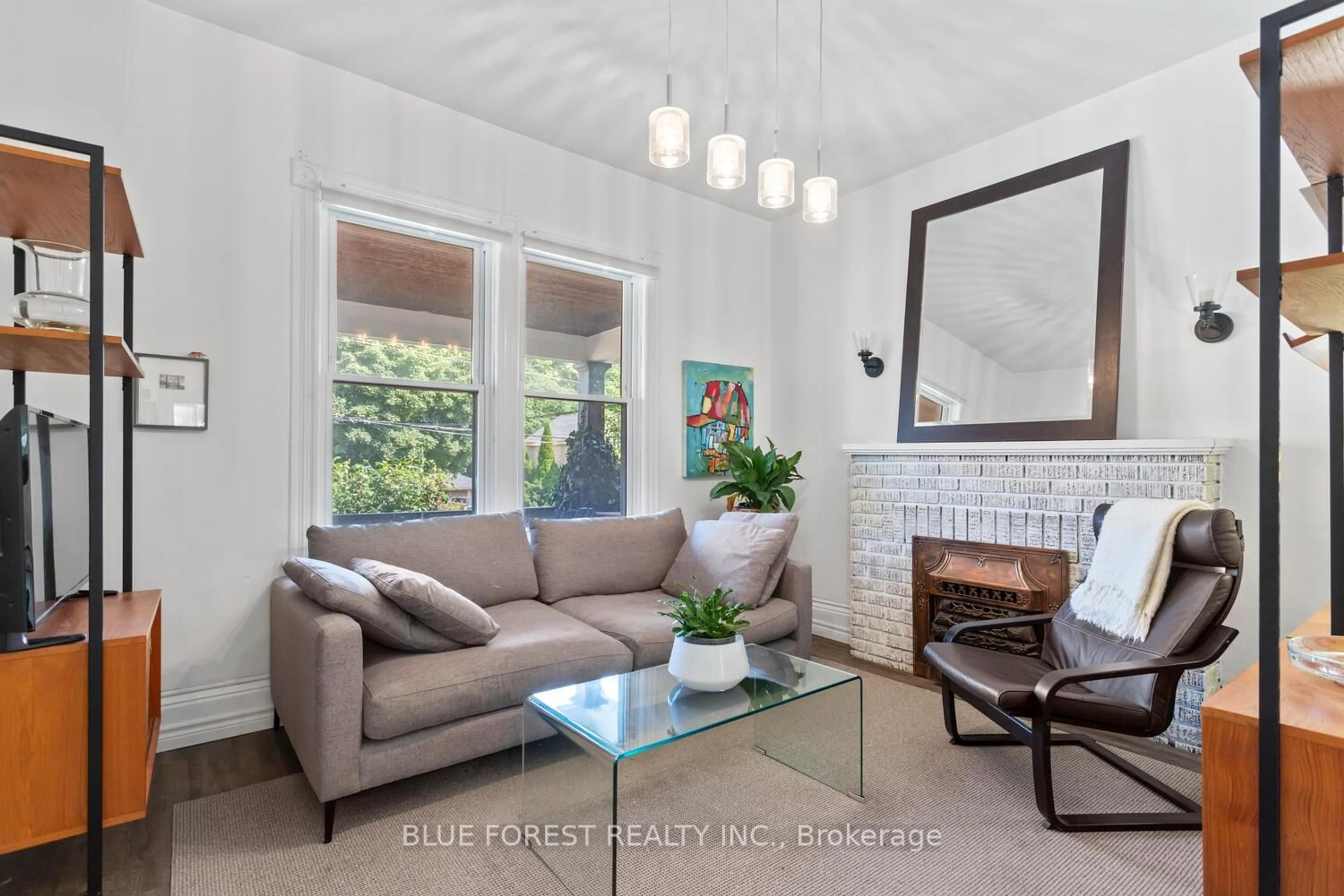 Living room with furniture, unknown for 623 Dufferin Ave, London East Ontario N5W 3J8