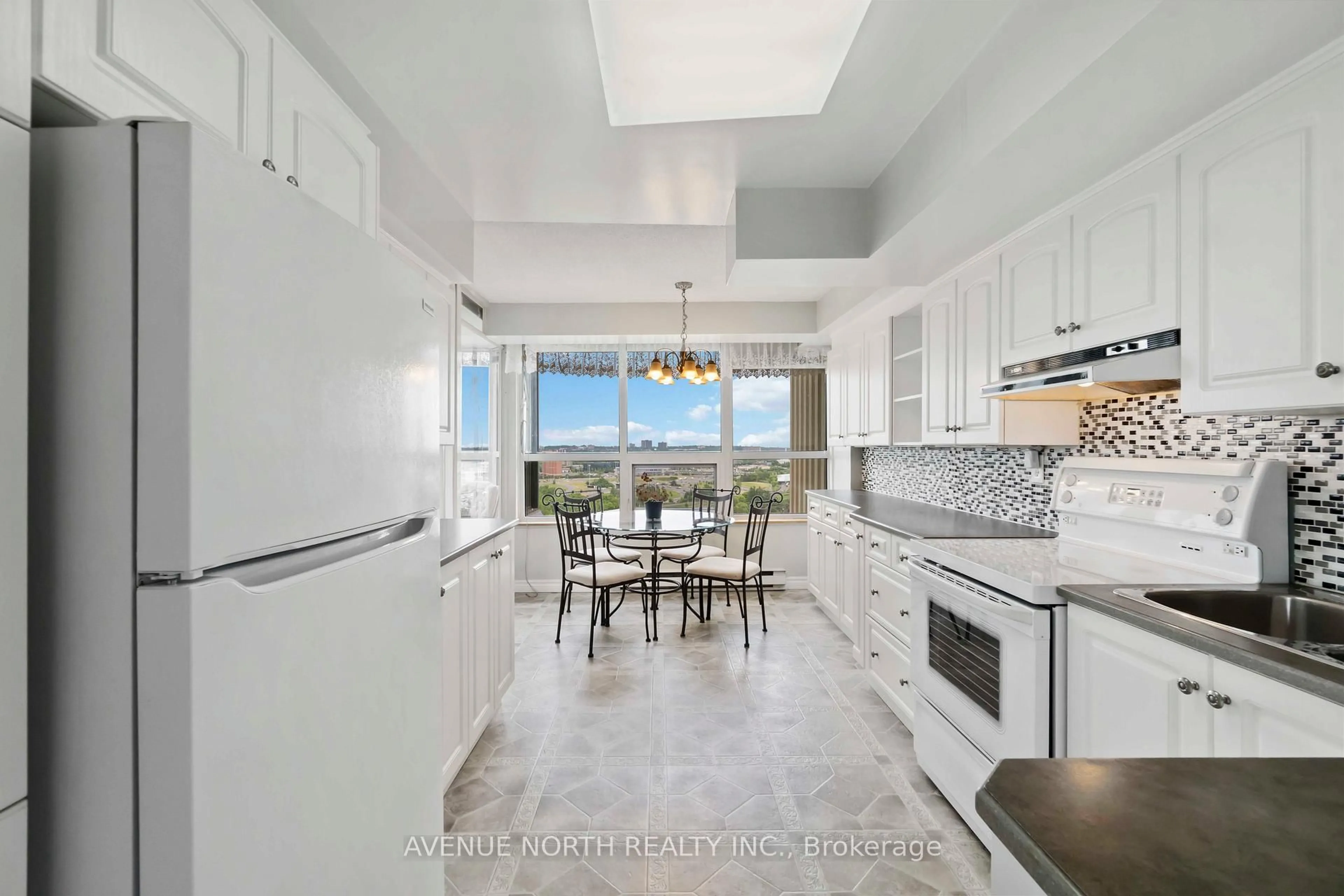 Open concept kitchen, ceramic/tile floor for 1500 Riverside Dr #2401, Ottawa Ontario K1G 4J4