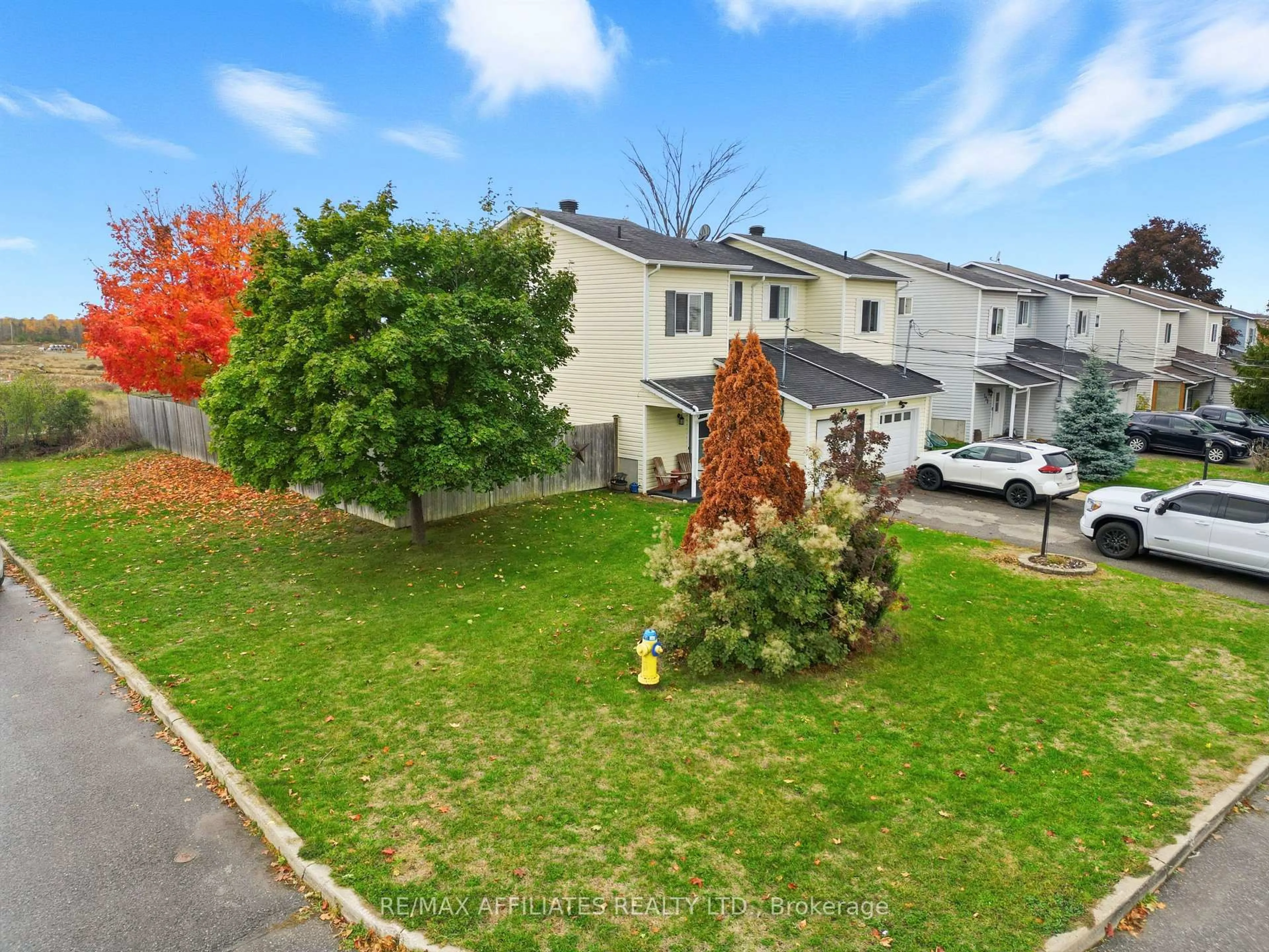 A pic from outside/outdoor area/front of a property/back of a property/a pic from drone, street for 128 Dunham St, Carleton Place Ontario K7C 4M8