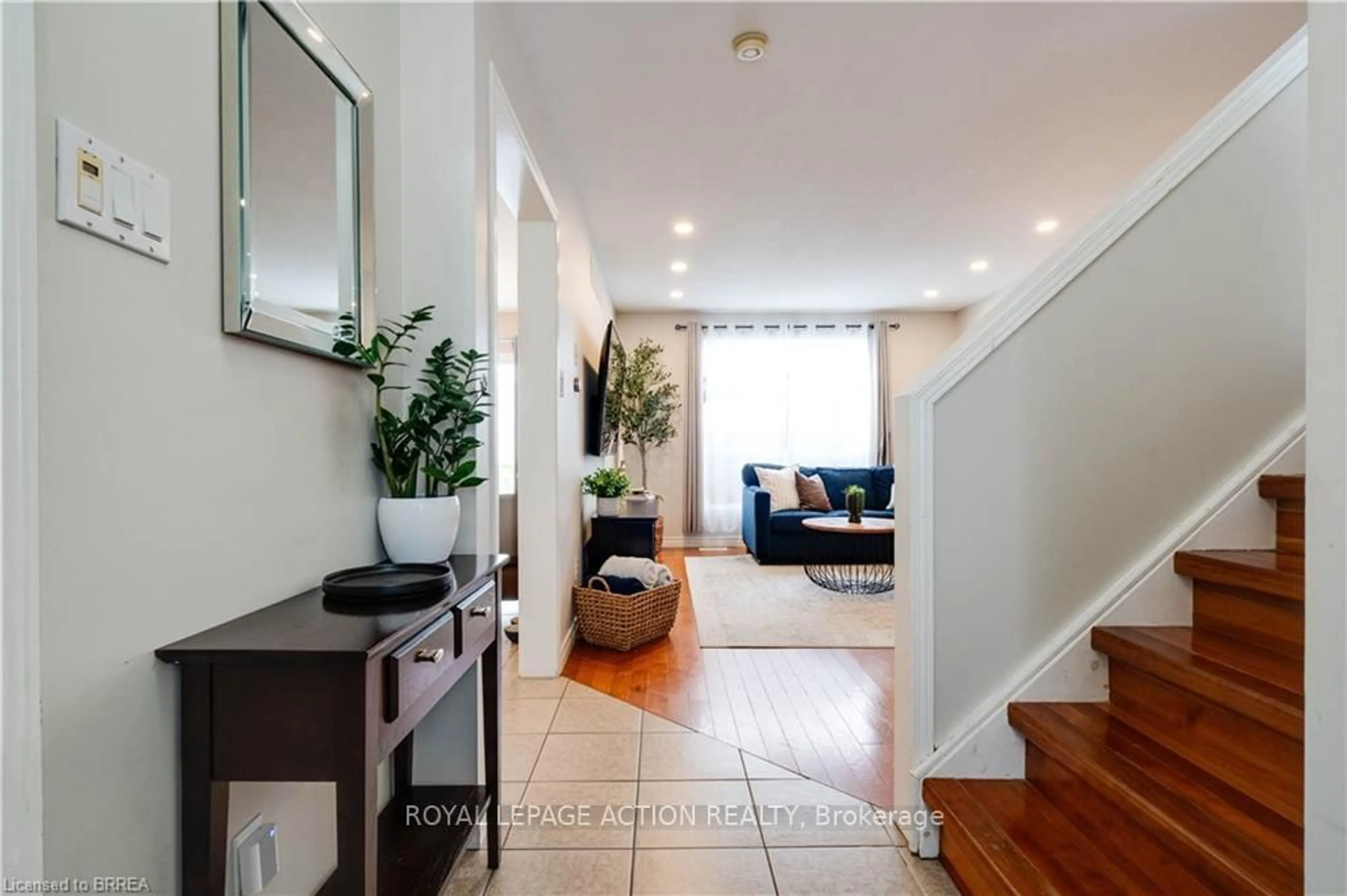 Indoor entryway for 564 Grange Rd, Guelph Ontario N1E 7C9