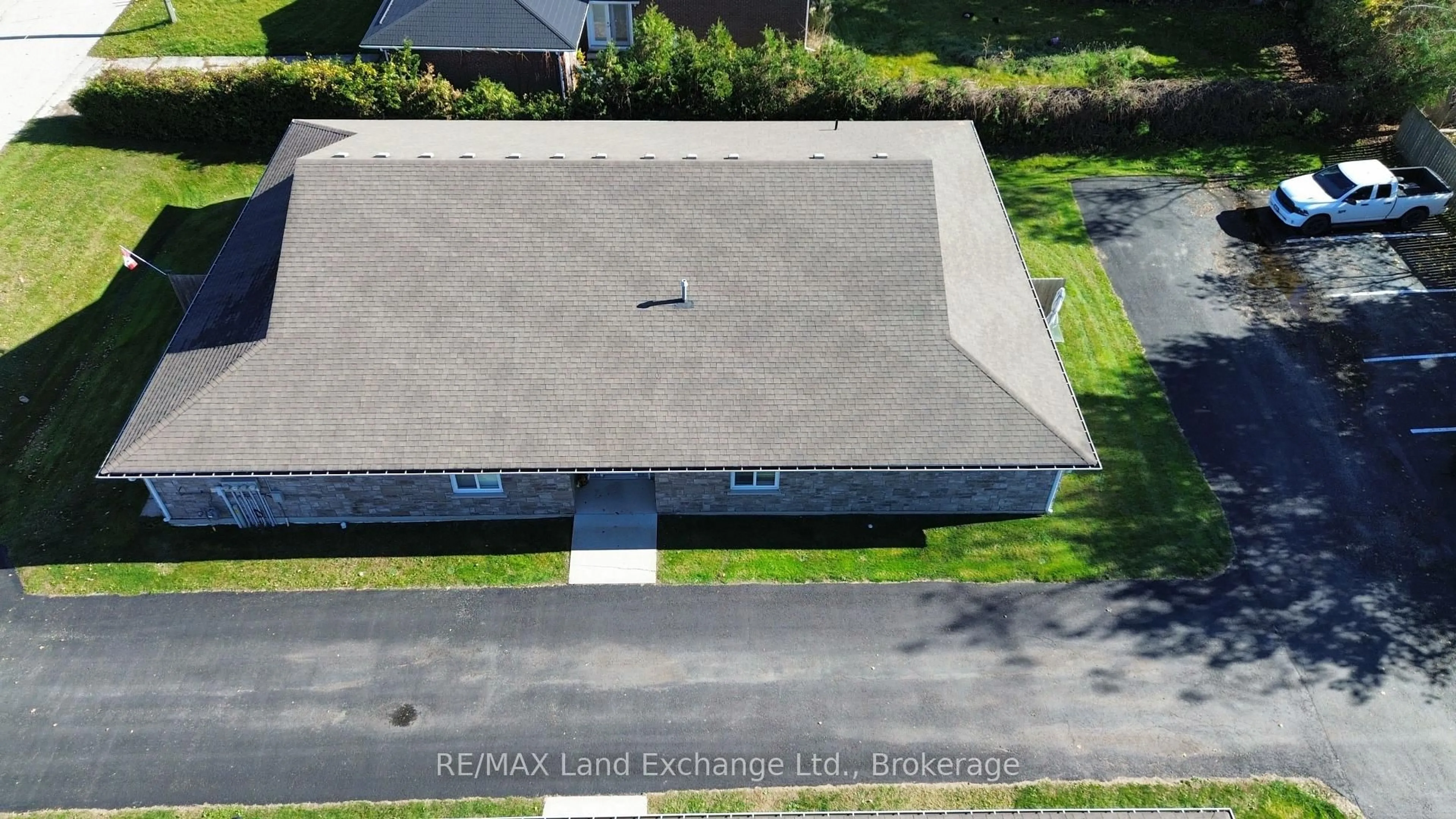 A pic from outside/outdoor area/front of a property/back of a property/a pic from drone, building for 20 Stanley St, Kincardine Ontario N0G 2T0