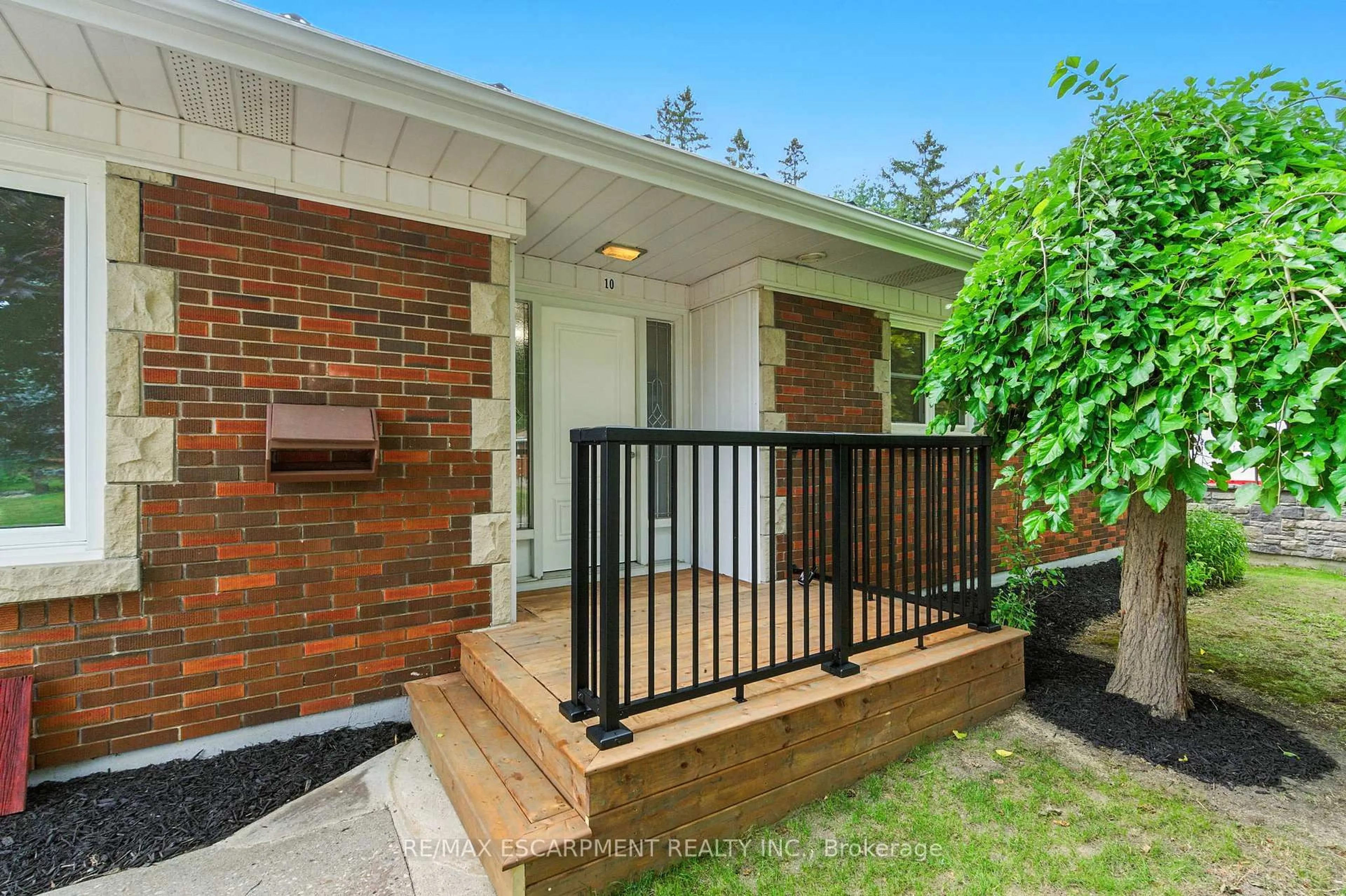 Unknown for 10 Sheffield Ave, Brantford Ontario N3S 6V8