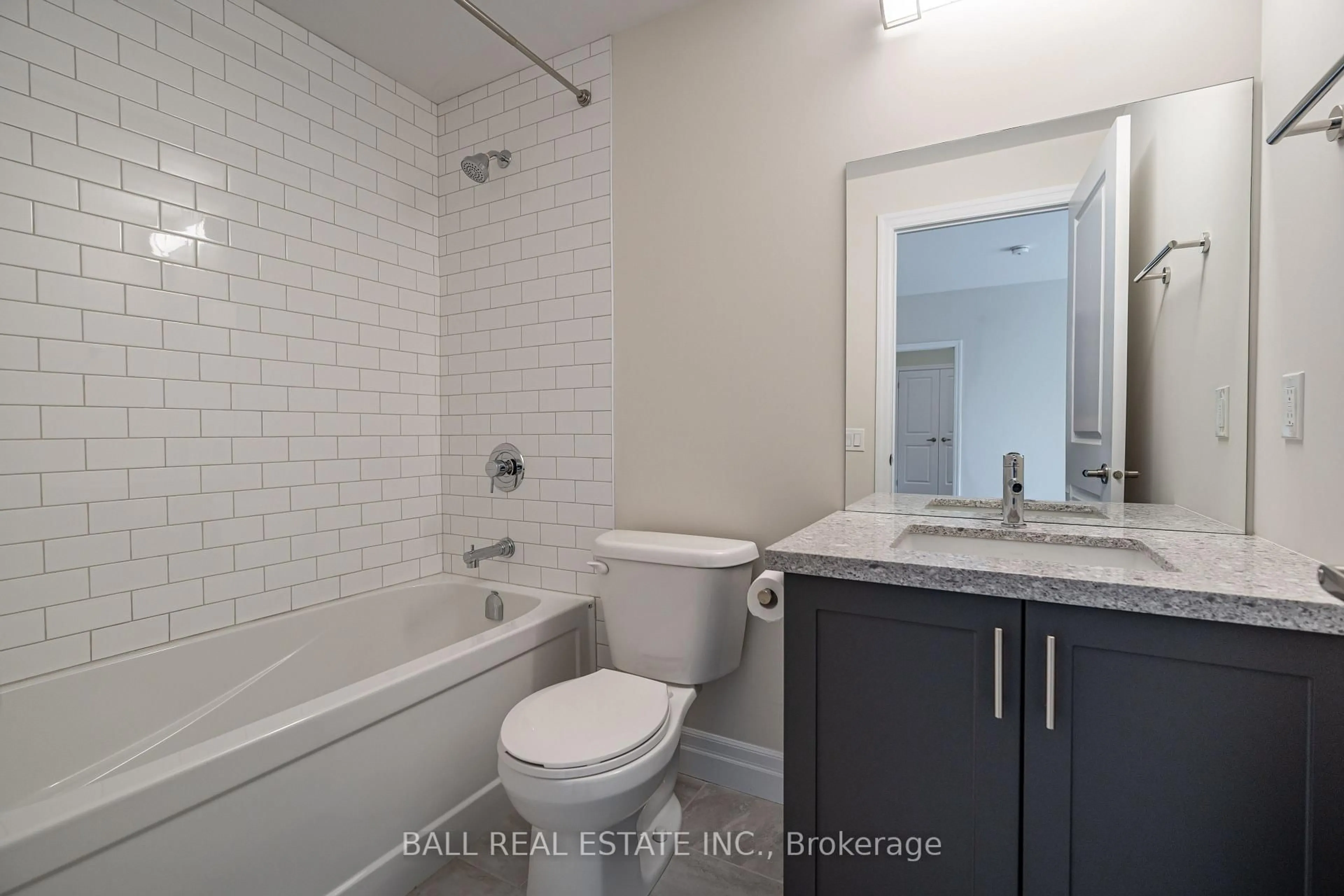 Standard bathroom, ceramic/tile floor for 340 Florence Dr, Peterborough Ontario K9J 0K4
