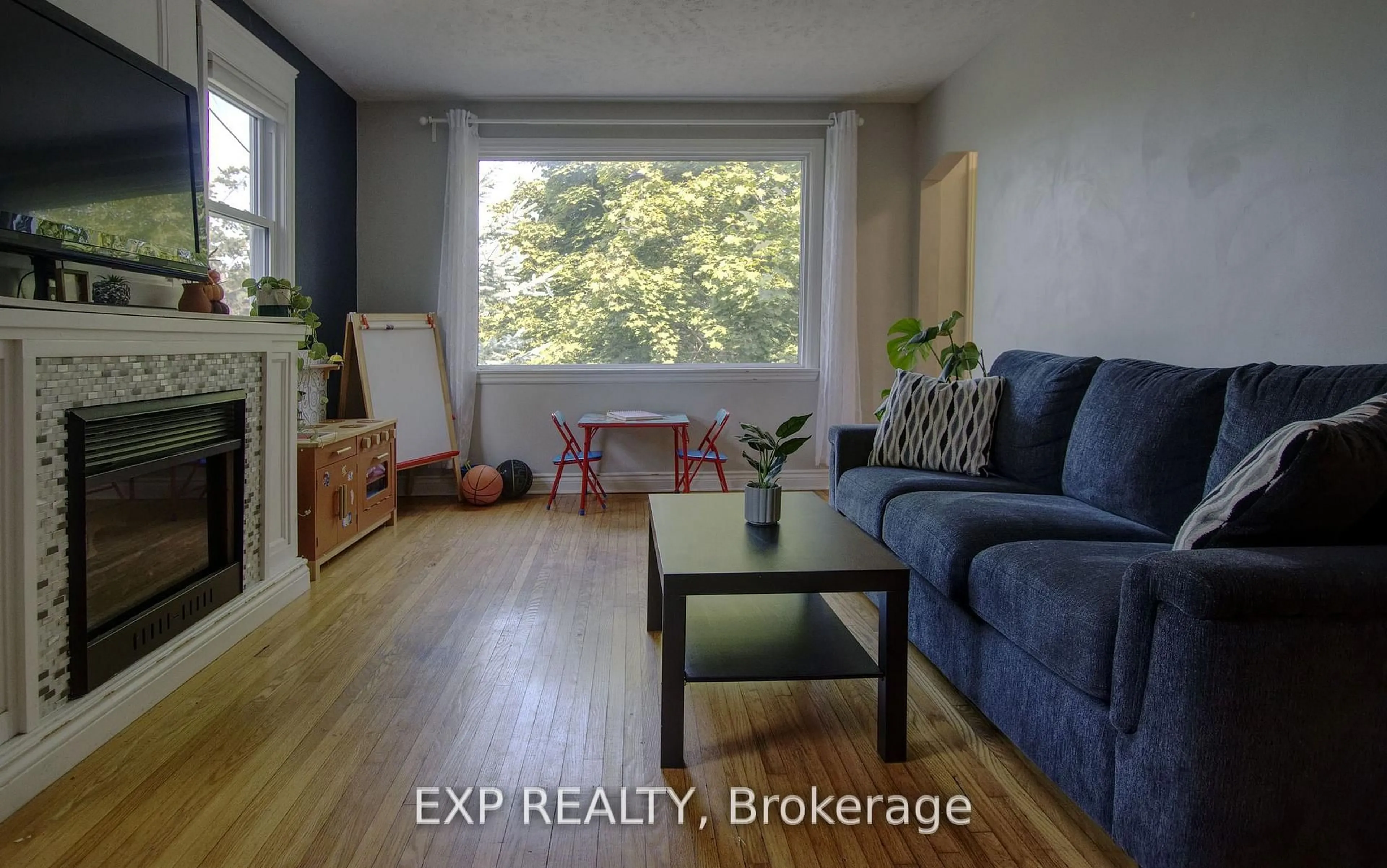 A pic of a room for 349 EUCLID Ave, Peterborough Ontario K9H 1M7