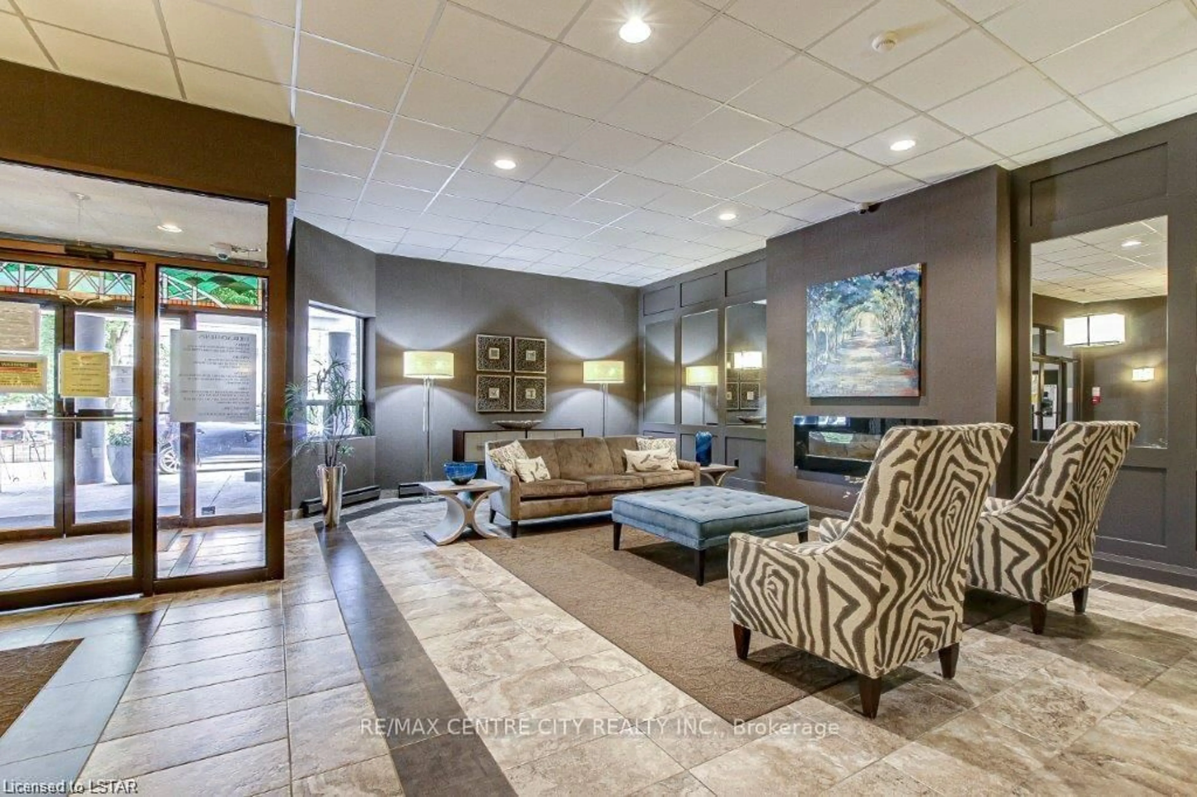 Lobby for 549 Ridout St #205, London East Ontario N6A 5N5