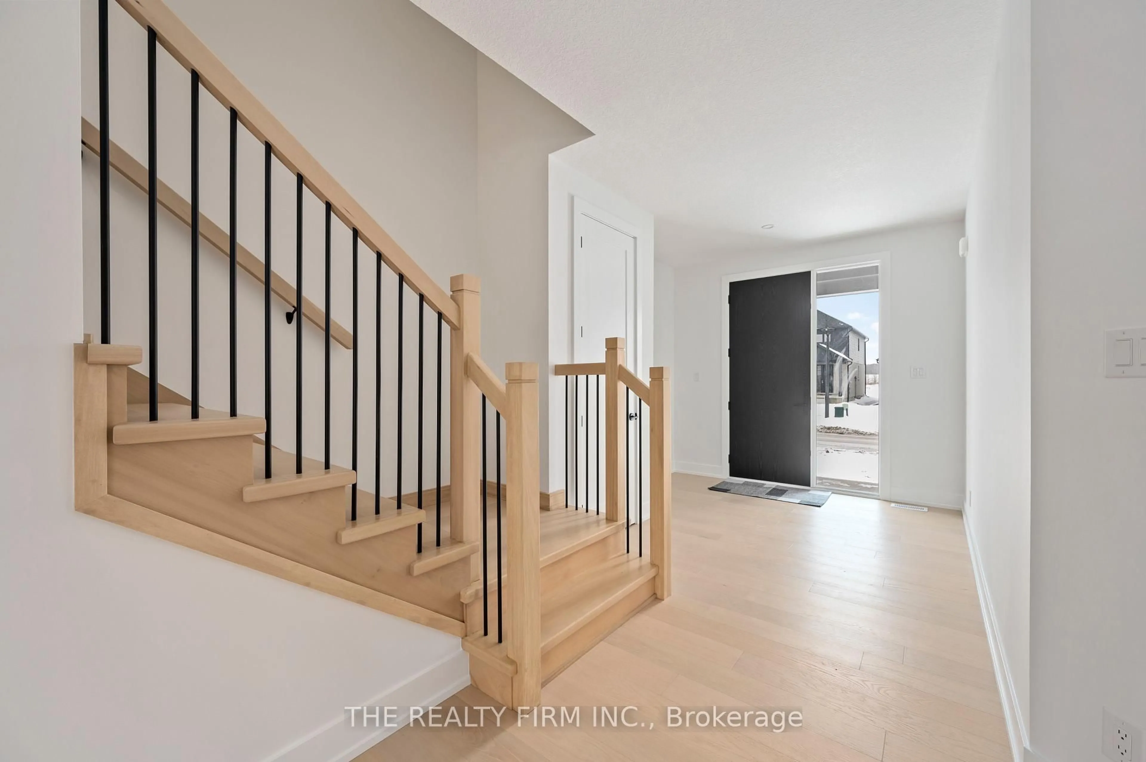 Unknown for 2603 Buroak Dr, London North Ontario N6G 3W1