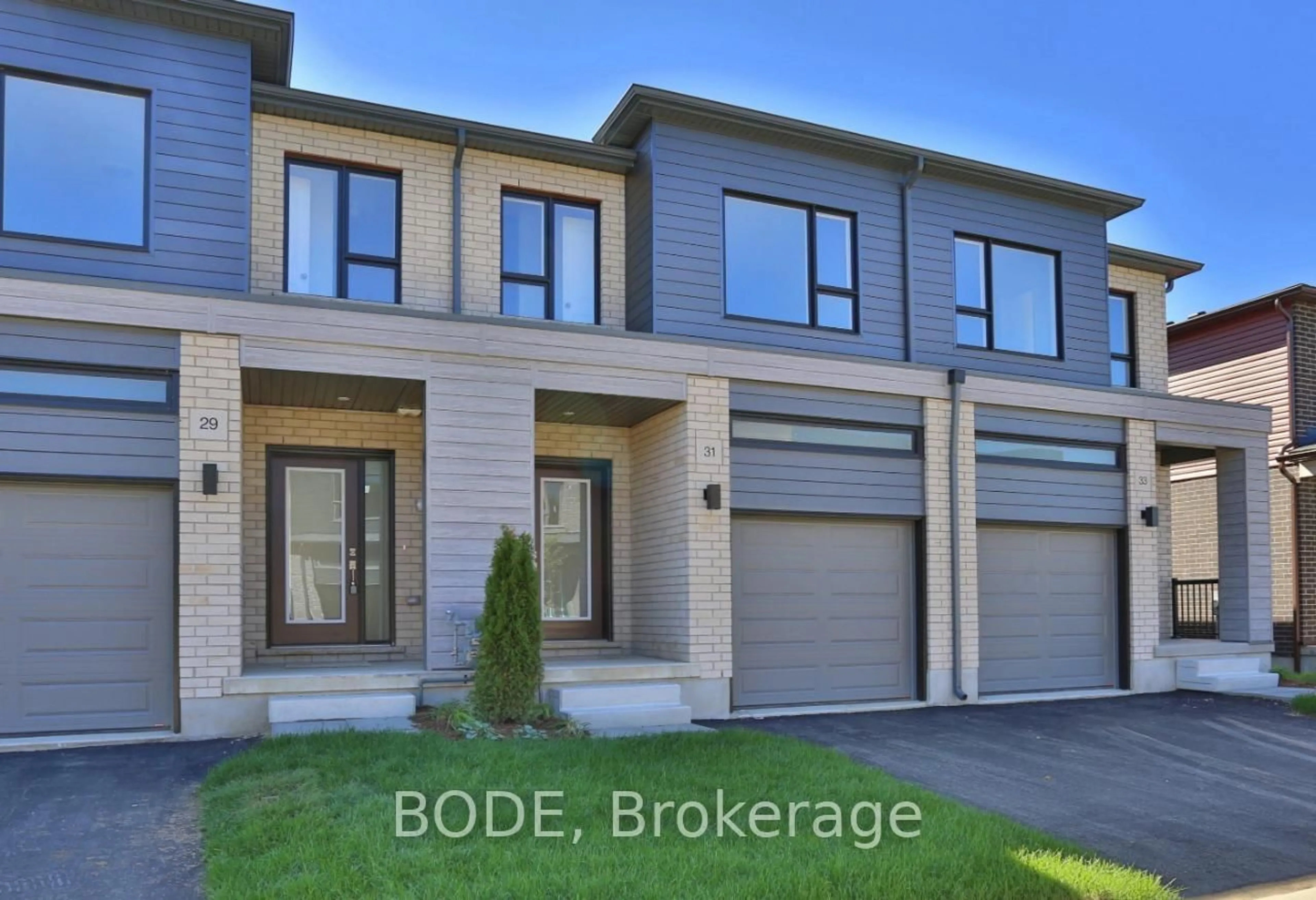 Home with brick exterior material, unknown for 31 Oak Forest Common, Cambridge Ontario N1S 0E3