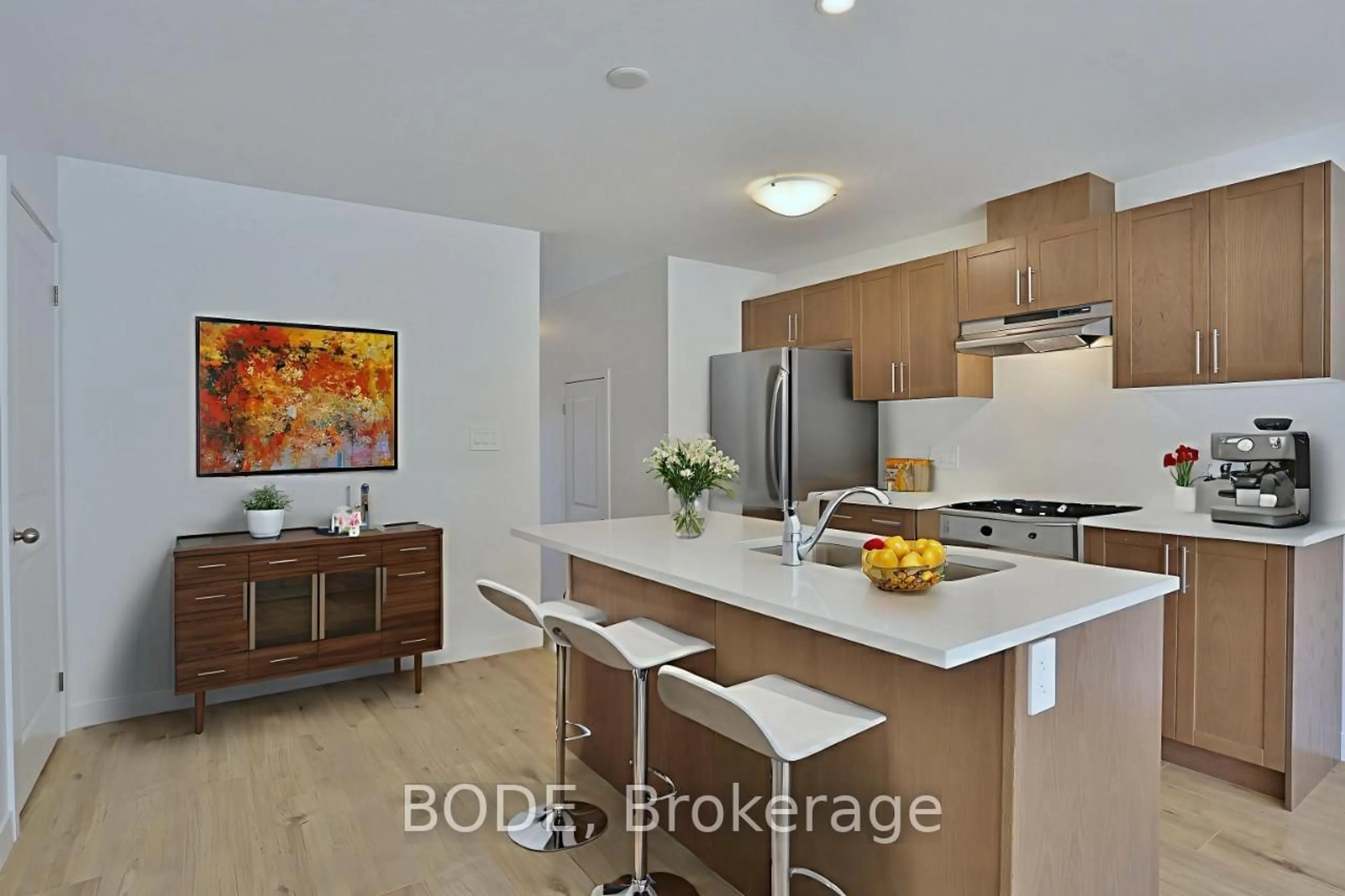 Open concept kitchen, unknown for 31 Oak Forest Common, Cambridge Ontario N1S 0E3