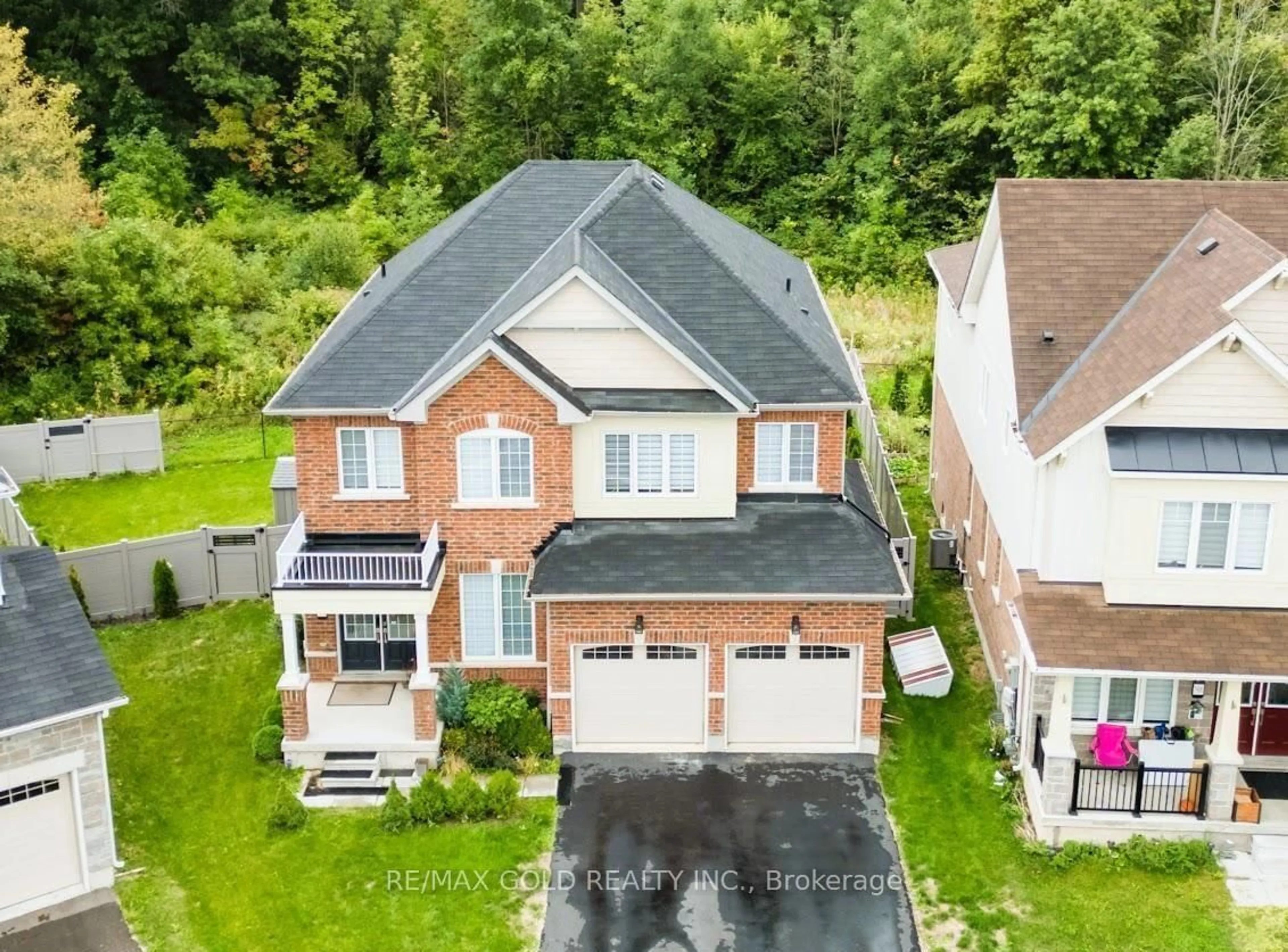 A pic from outside/outdoor area/front of a property/back of a property/a pic from drone, street for 7892 Odell Cres, Niagara Falls Ontario L2H 3R6