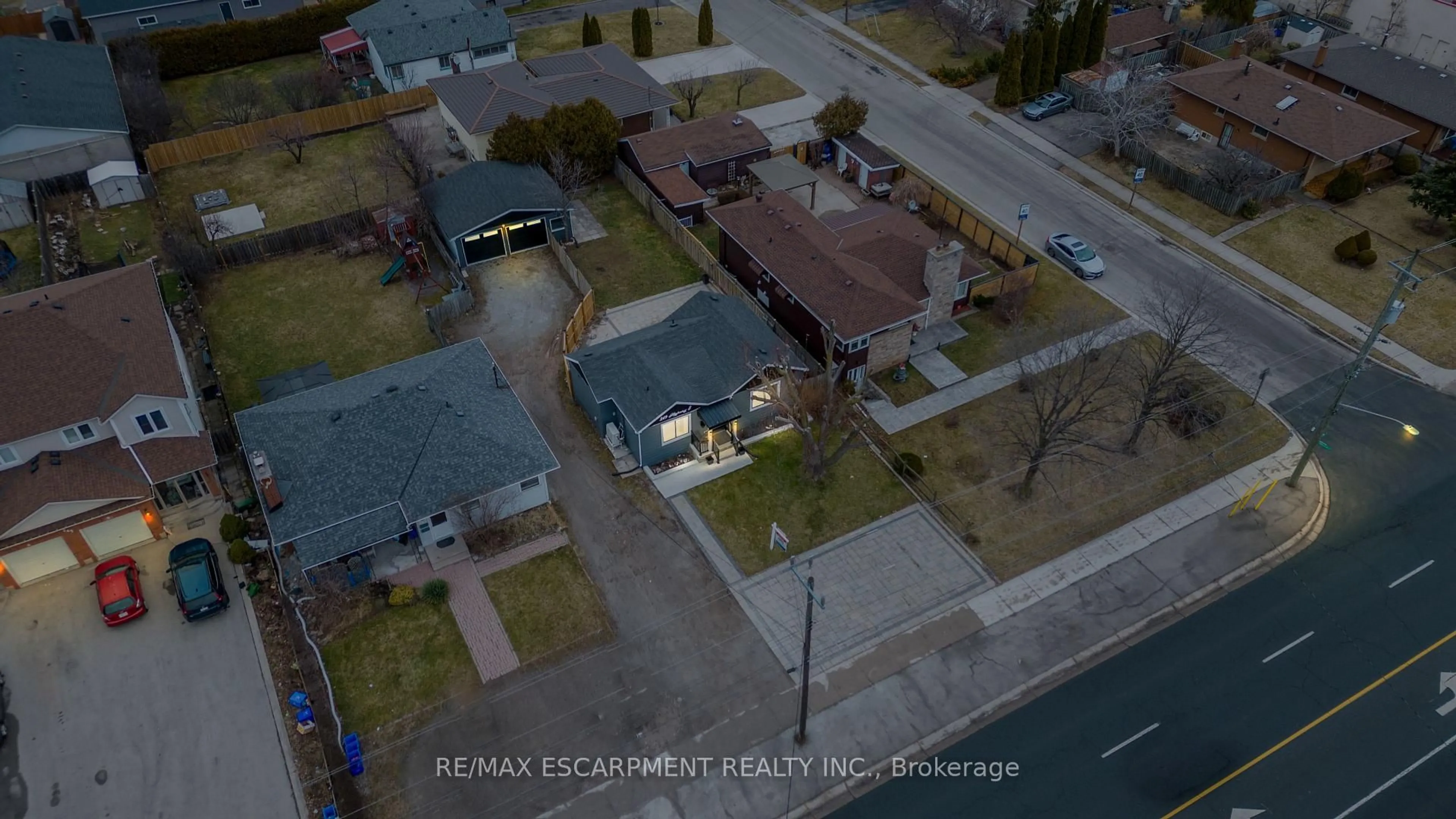 A pic from outside/outdoor area/front of a property/back of a property/a pic from drone, street for 249 Highway 8, Hamilton Ontario L8G 1E2