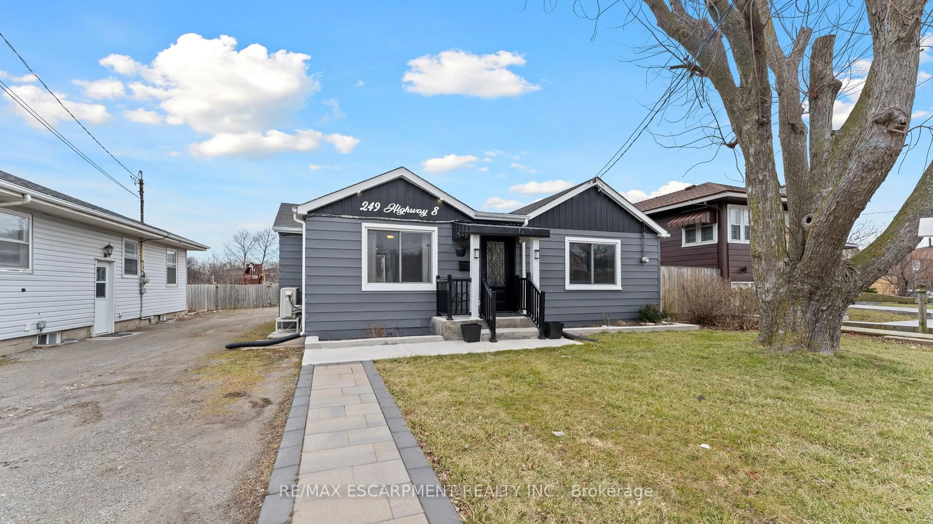 Home with vinyl exterior material, street for 249 Highway 8, Hamilton Ontario L8G 1E2