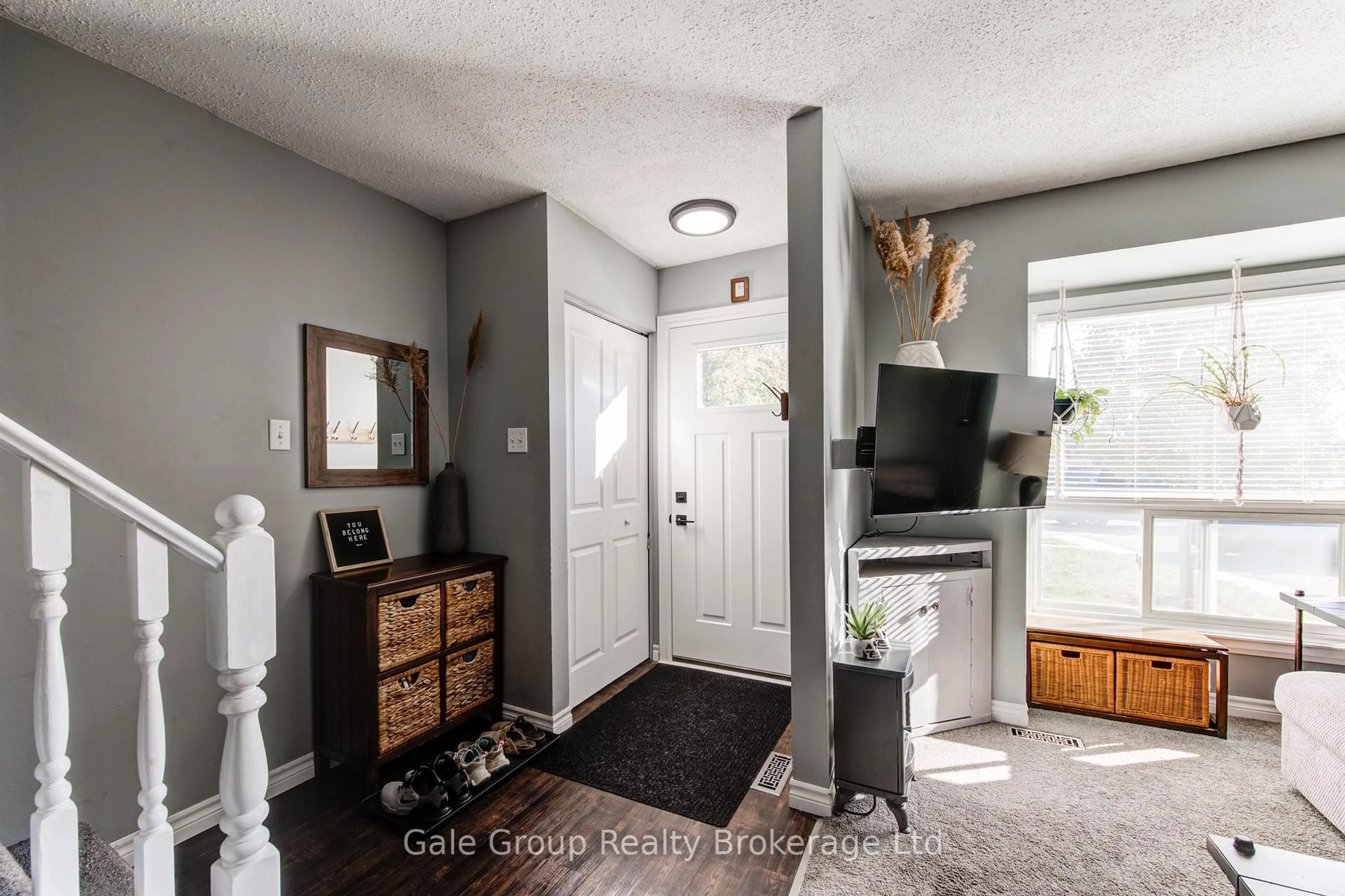 Indoor entryway for 1193 NELLIS St #2, Woodstock Ontario N4T 1N5