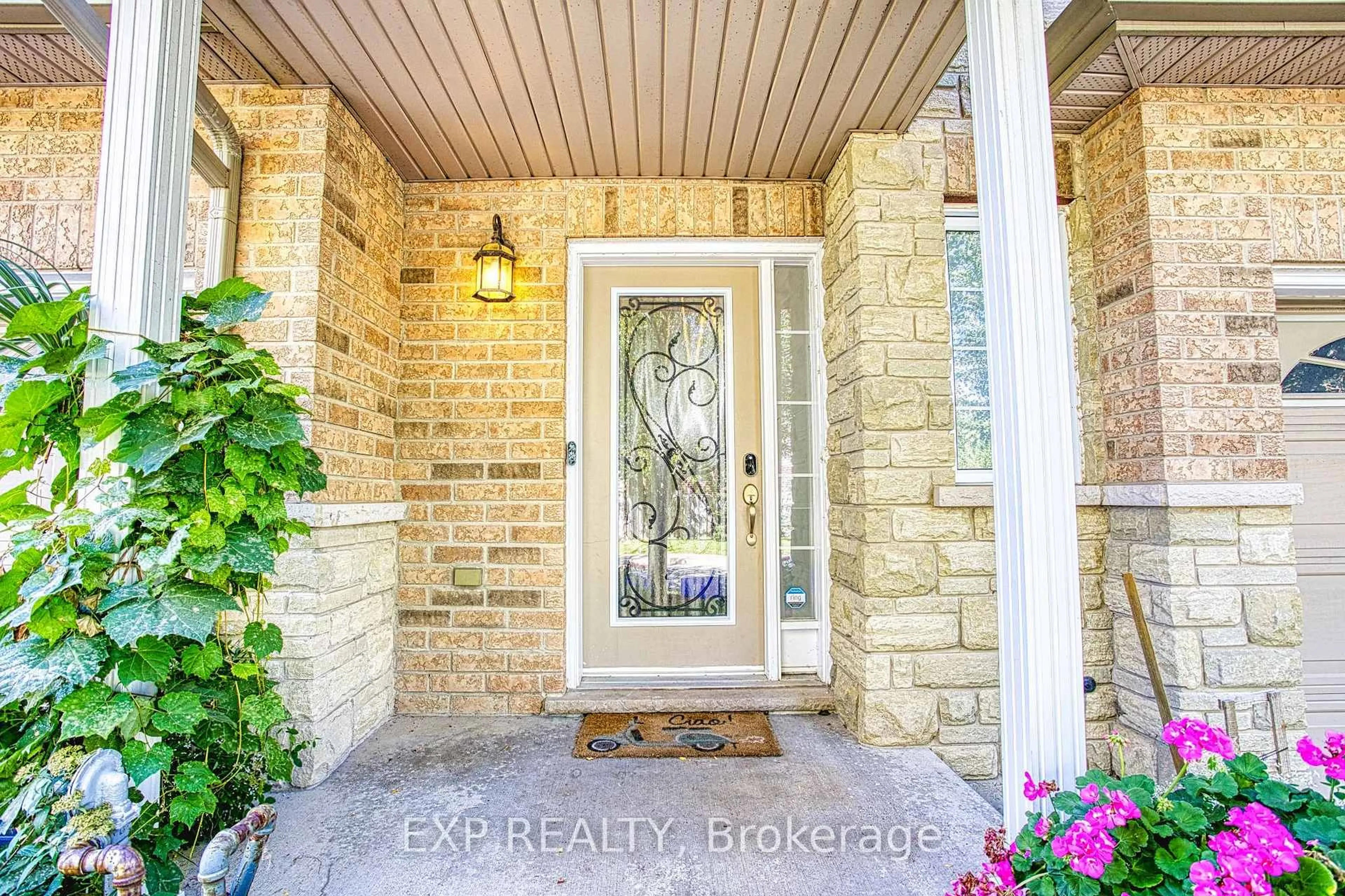 Indoor entryway for 25 Ivybridge Dr #2, Hamilton Ontario L8E 0A5