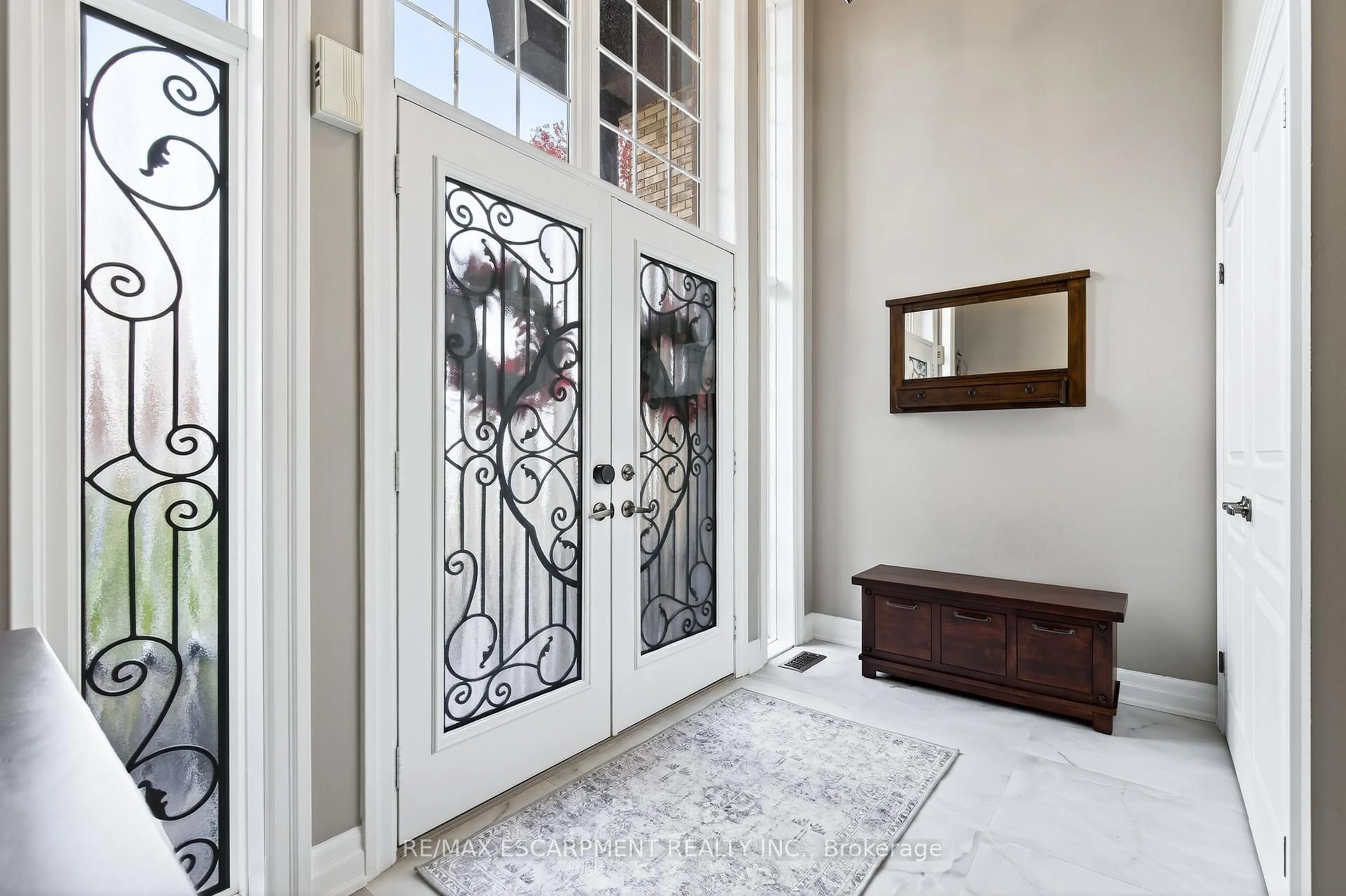 Indoor entryway for 79 Assisi St, Hamilton Ontario L8W 0A4