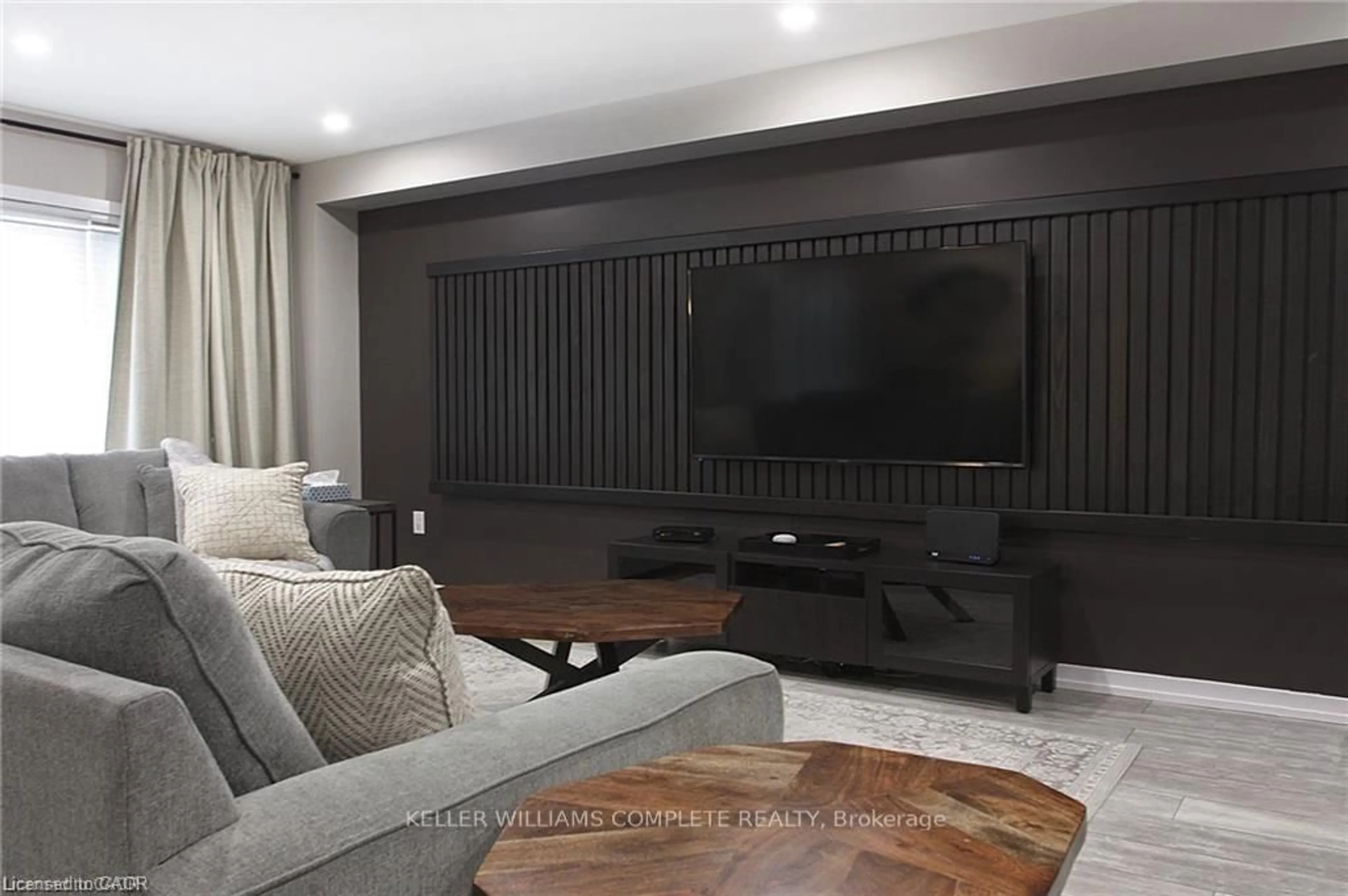 Home theater for 23 SCARLETWOOD St, Hamilton Ontario L8J 0K8