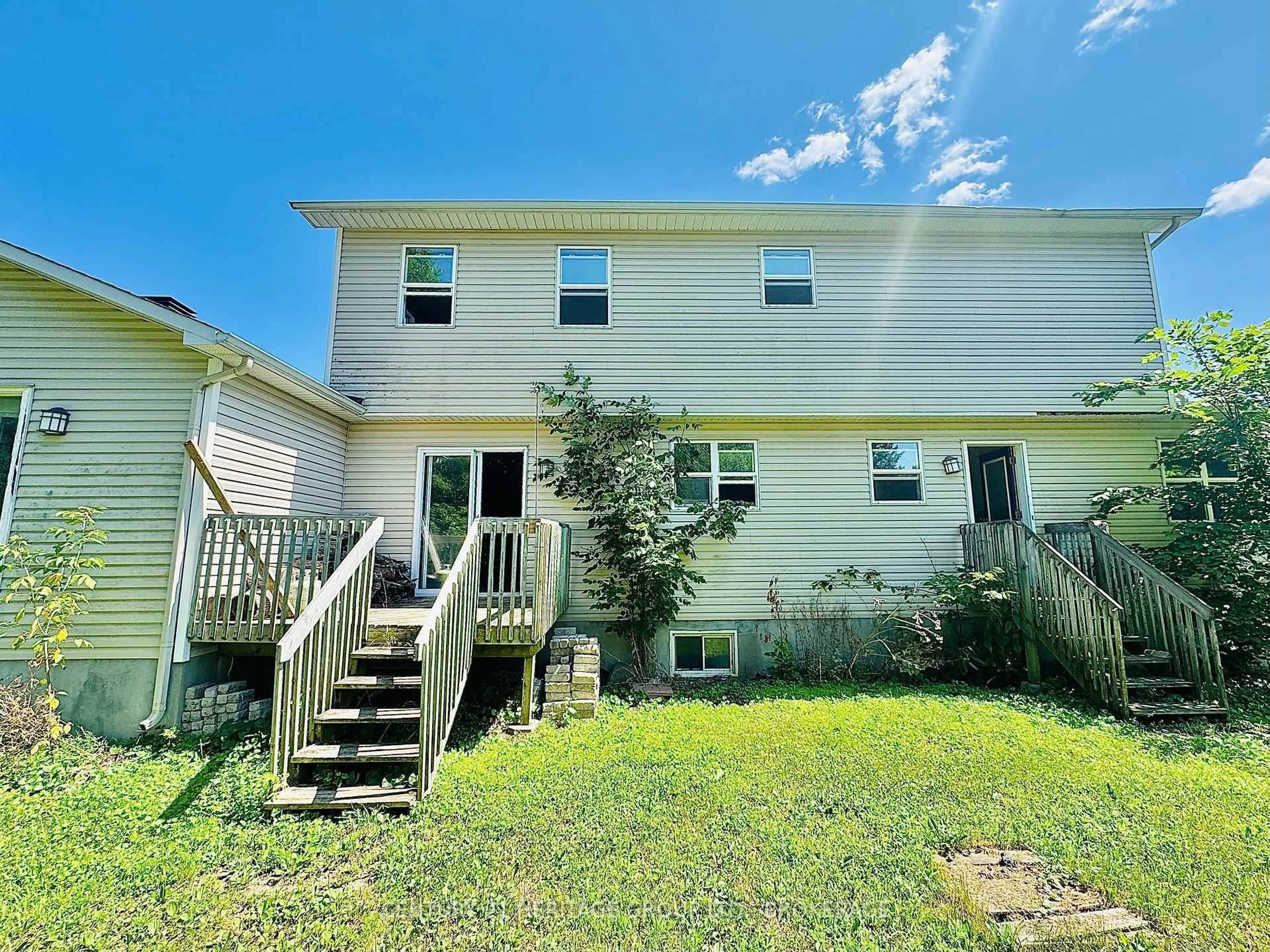 Home with vinyl exterior material, unknown for 1569 Shauna Cres, Ottawa Ontario K4P 1M8