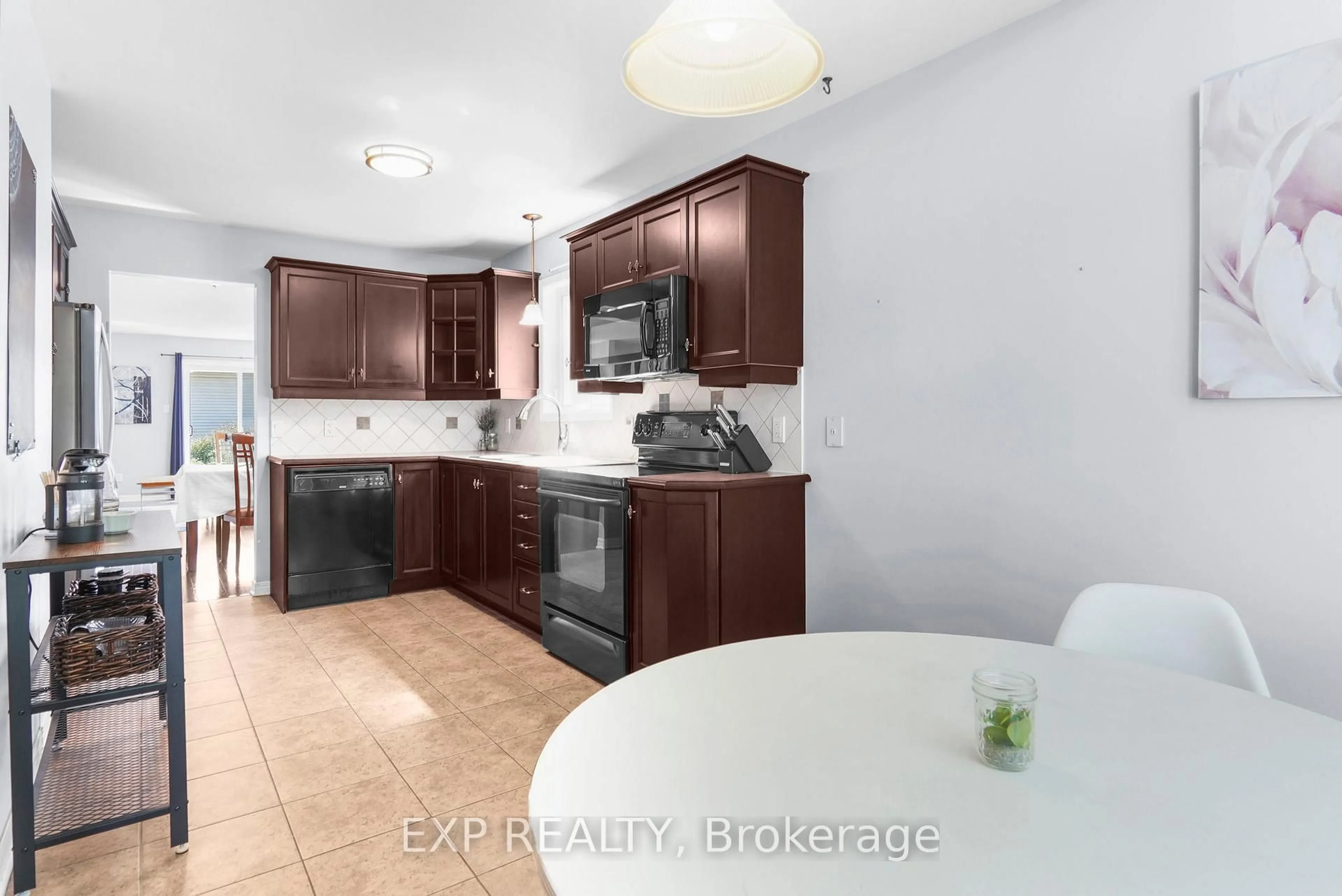 Standard kitchen, ceramic/tile floor for 114 ECHOWOODS Ave, Ottawa Ontario K2S 2E7