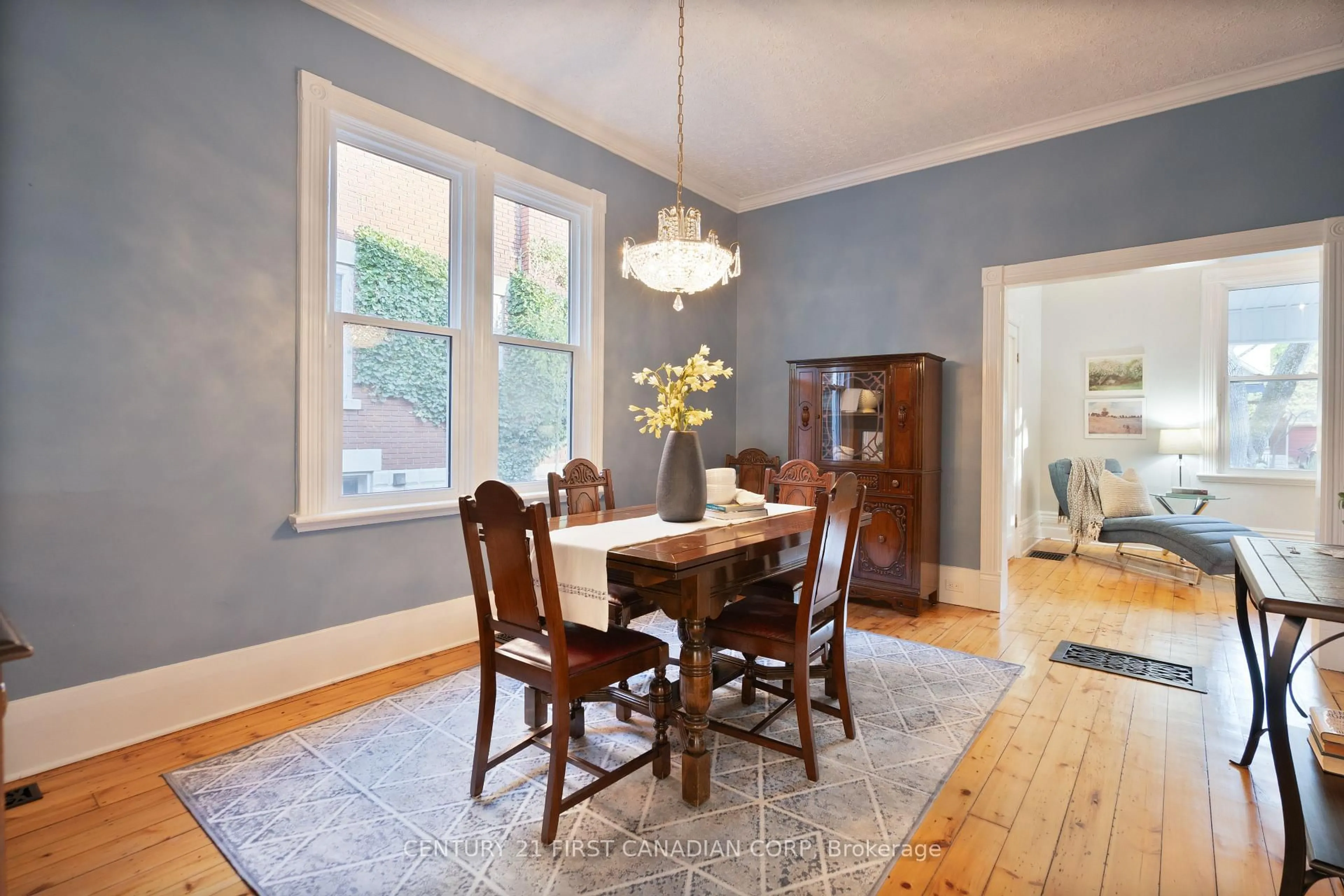 Dining room, wood/laminate floor for 46 Victor St, London South Ontario N6C 1B7