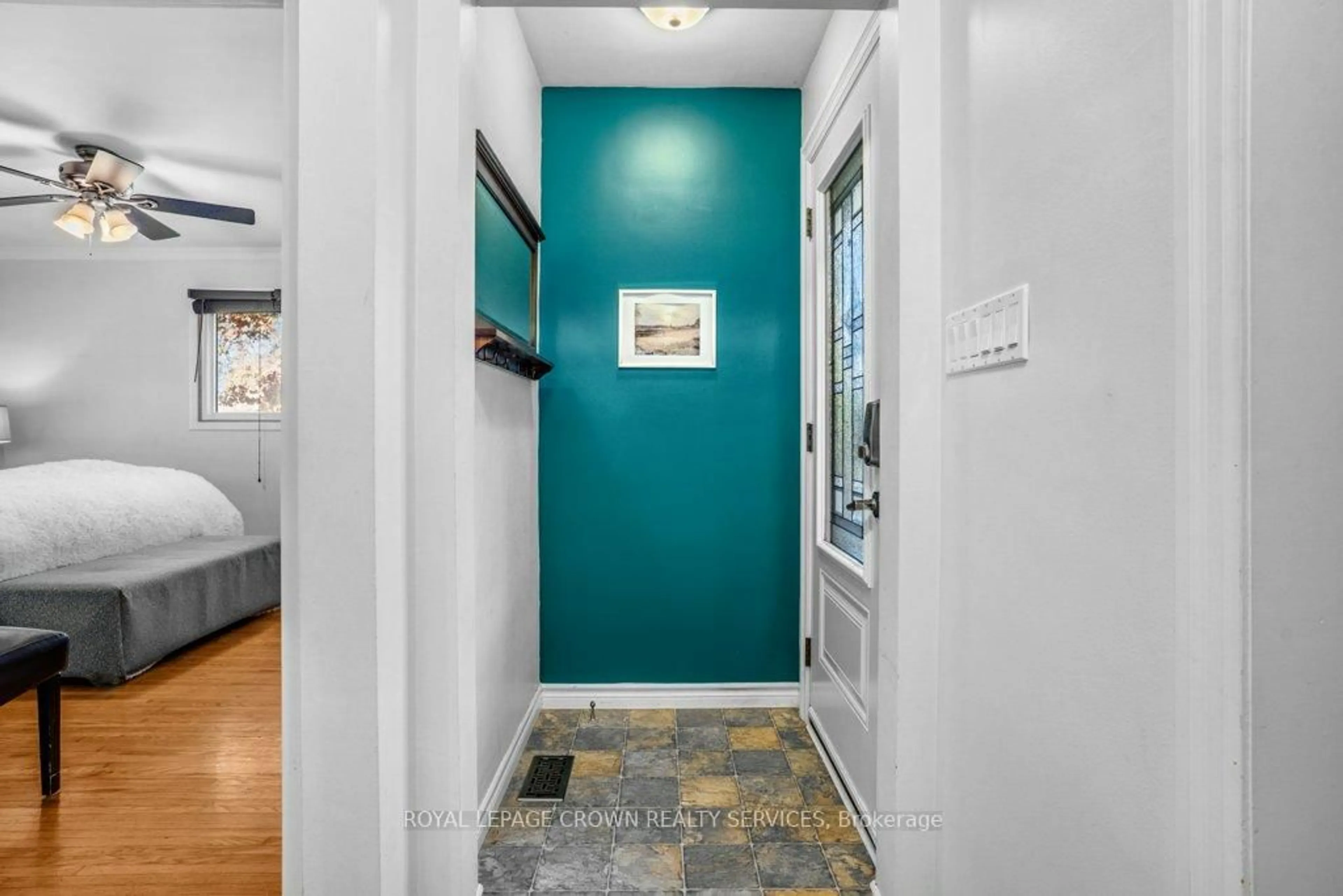 Indoor entryway for 14 Wilson Ave, Brant Ontario N0E 1A0