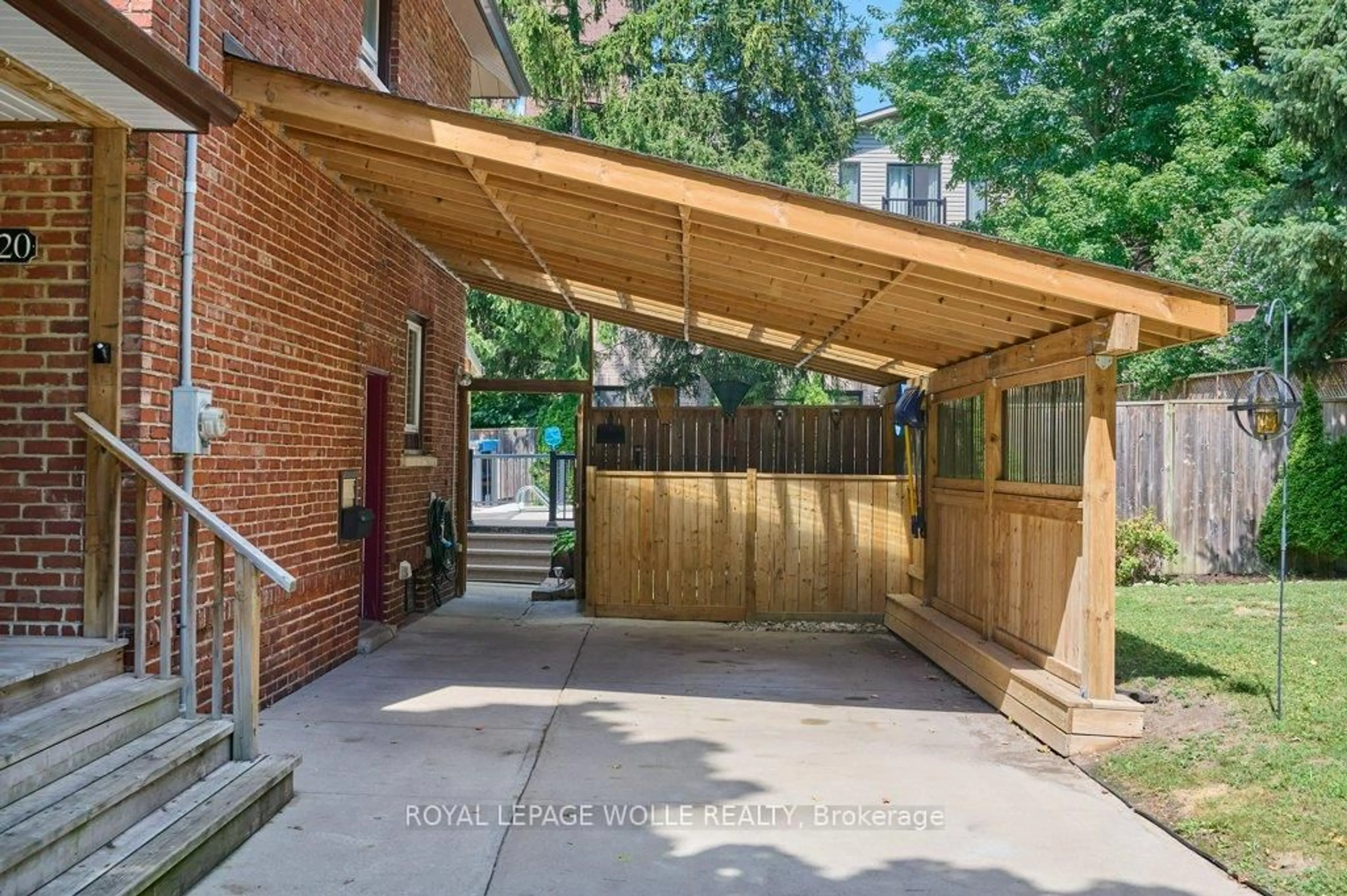 Patio, street for 120 Wood St, Kitchener Ontario N2G 2H8