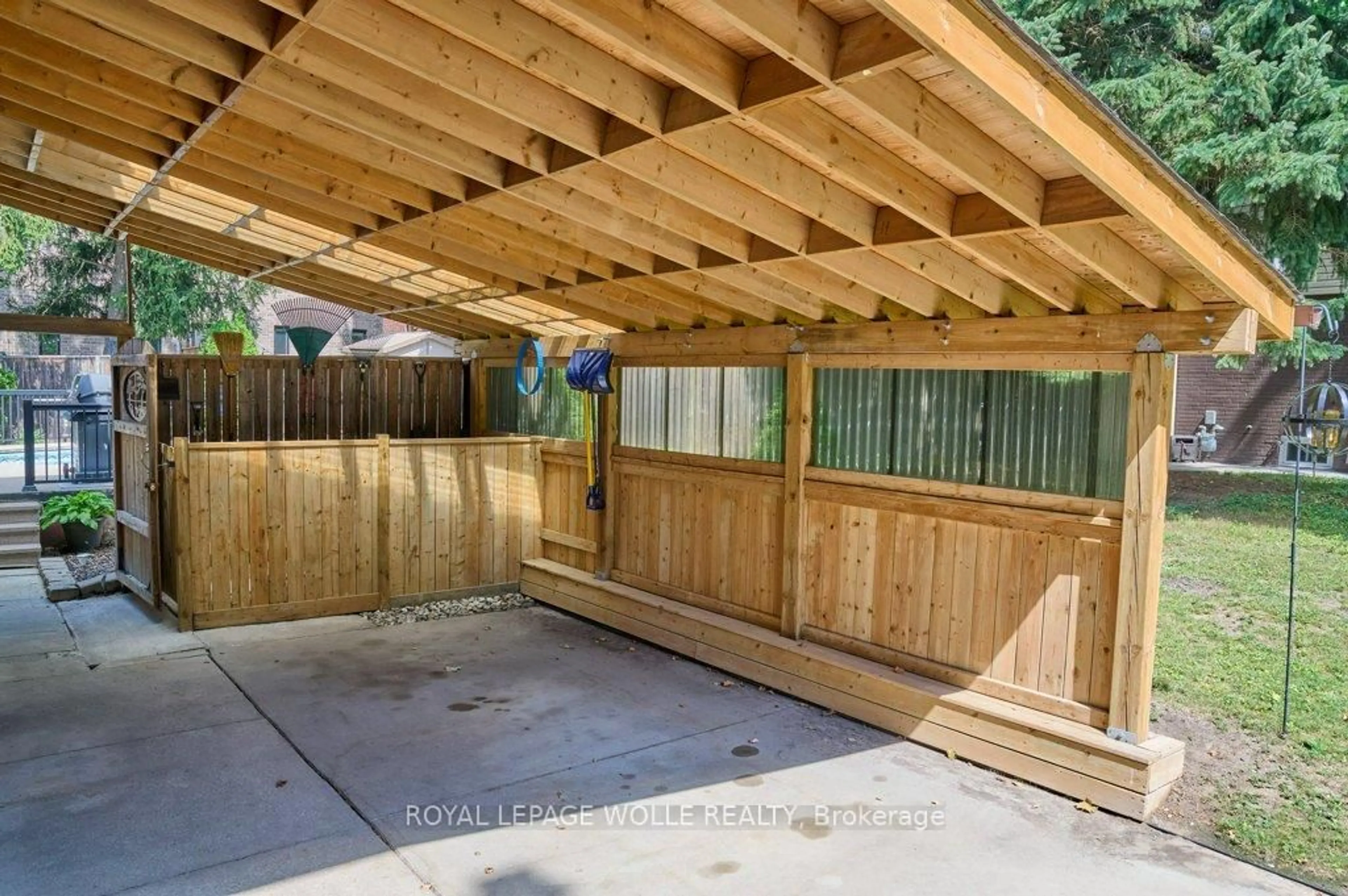 Patio, street for 120 Wood St, Kitchener Ontario N2G 2H8