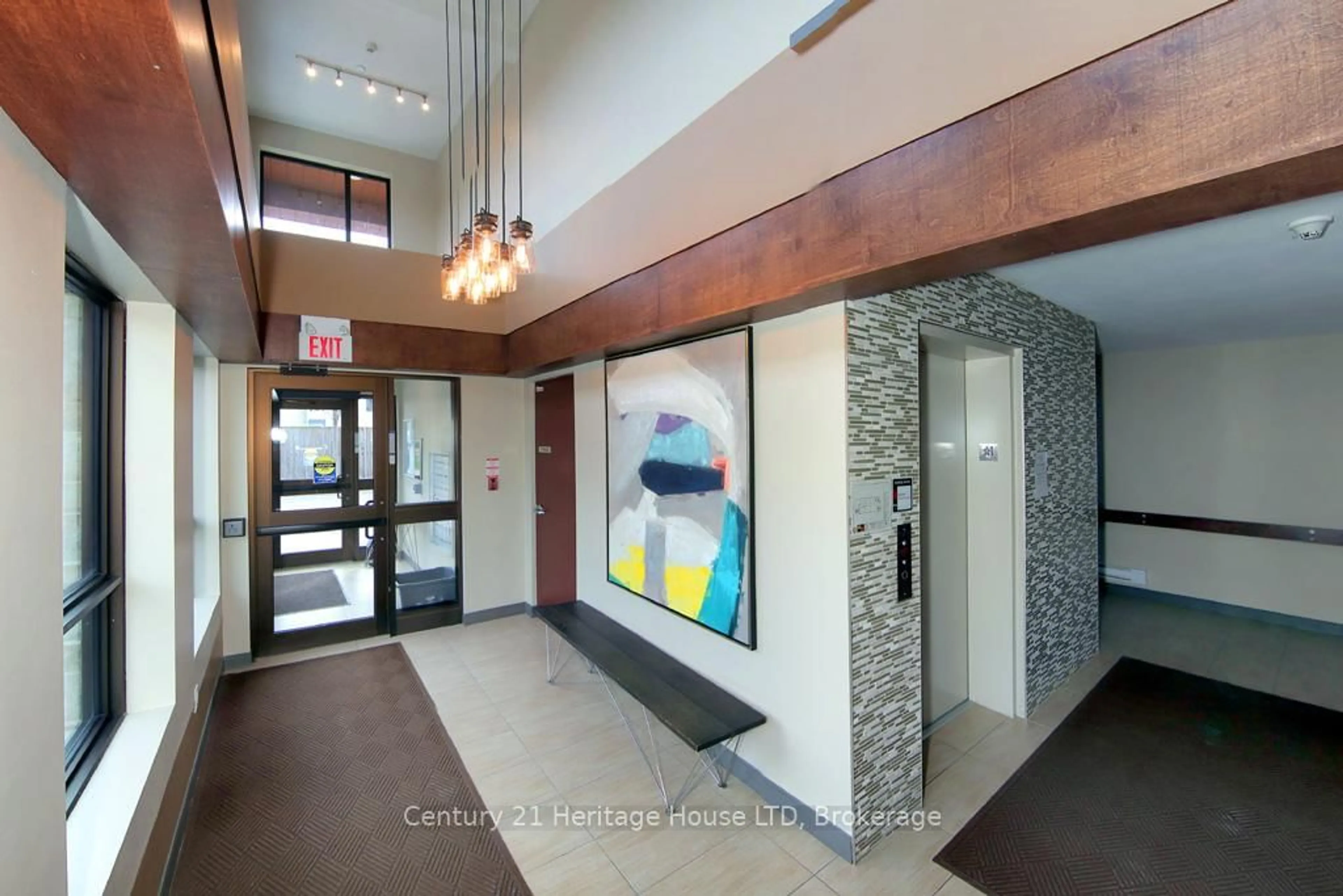 Indoor foyer for 26 Wellington St #404, St. Catharines Ontario L2R 5P8