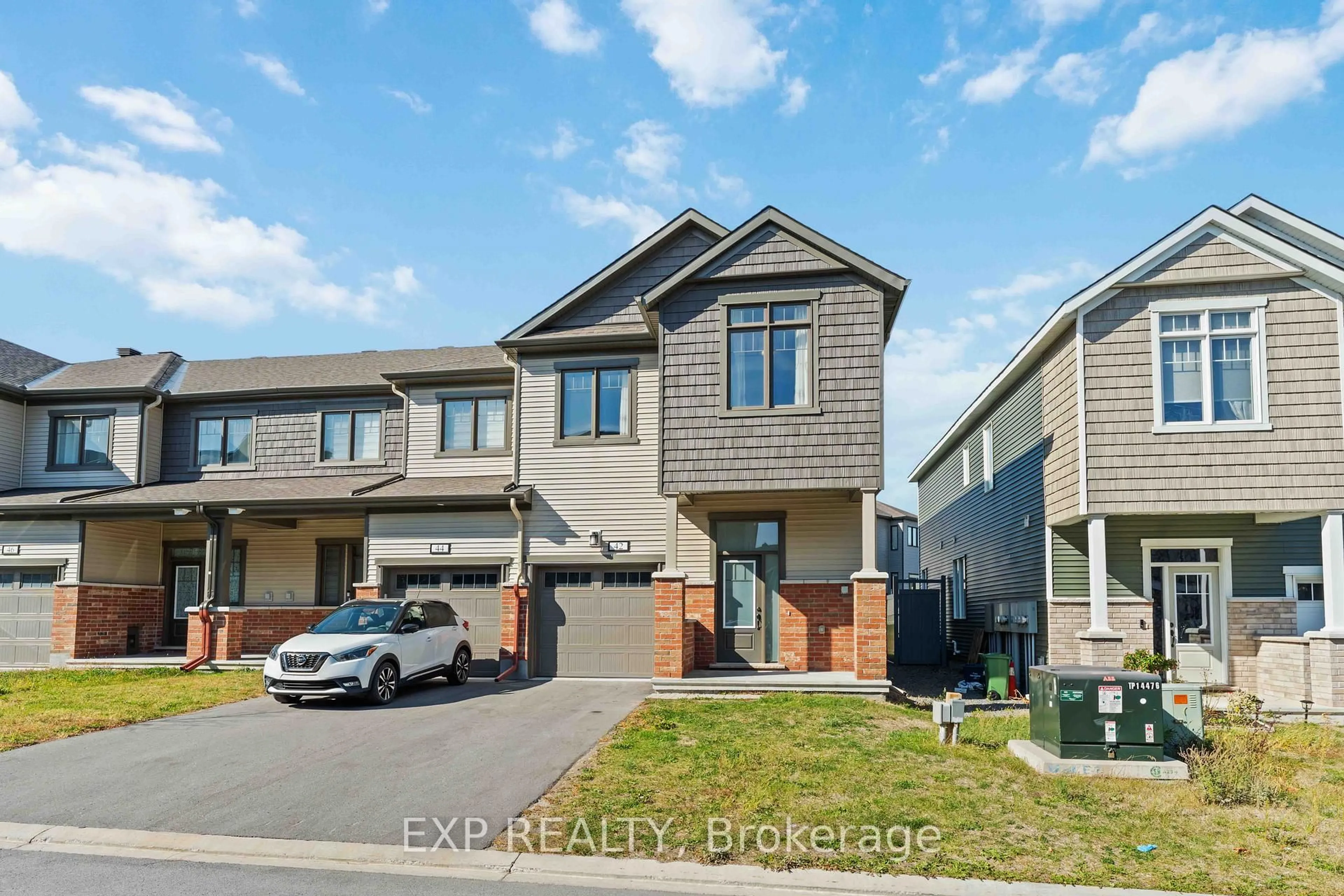 A pic from outside/outdoor area/front of a property/back of a property/a pic from drone, street for 42 Lentago Ave, Ottawa Ontario K2J 7A2