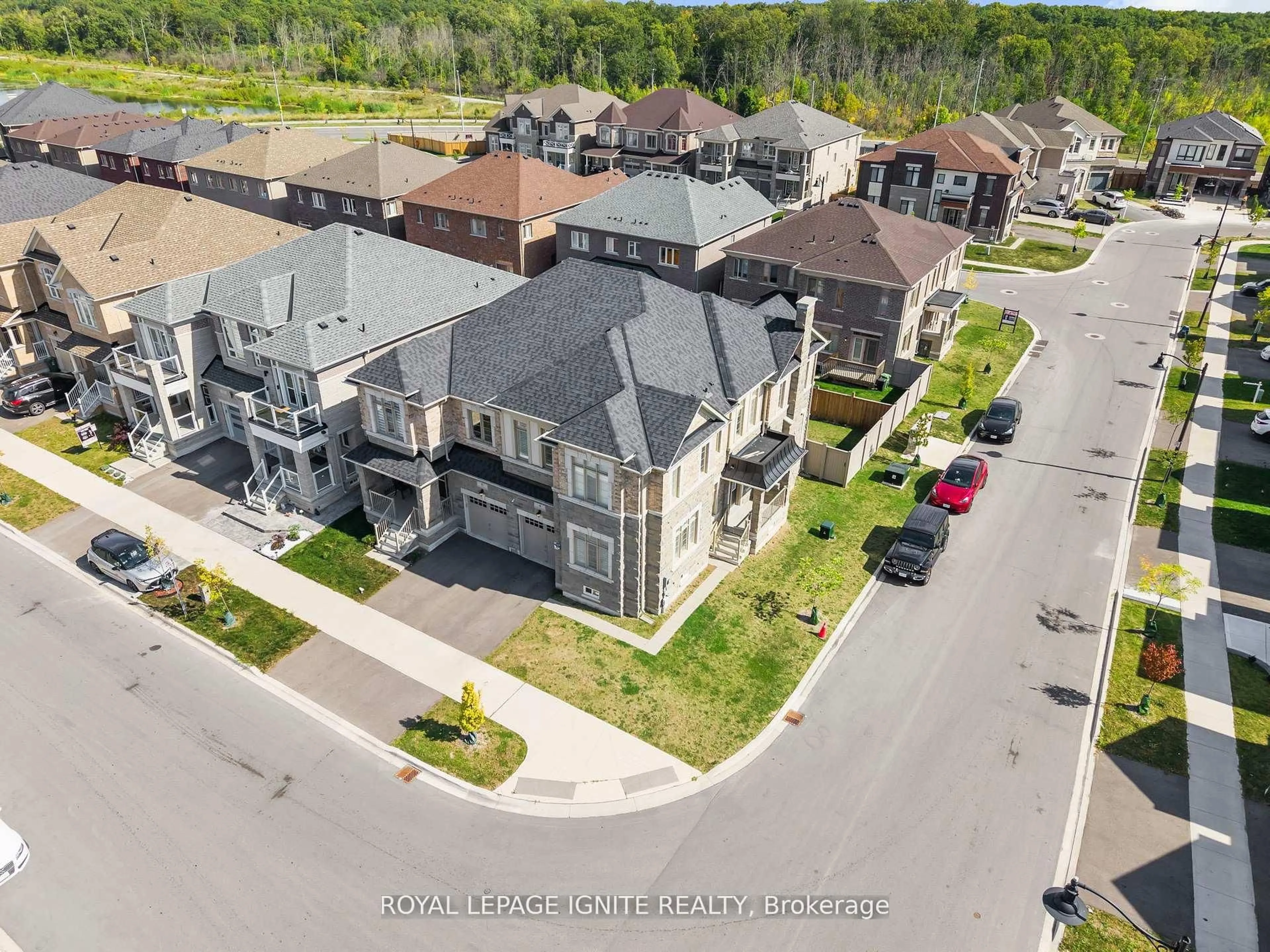 A pic from outside/outdoor area/front of a property/back of a property/a pic from drone, unknown for 4 Great Falls Blvd, Hamilton Ontario L8B 1X7