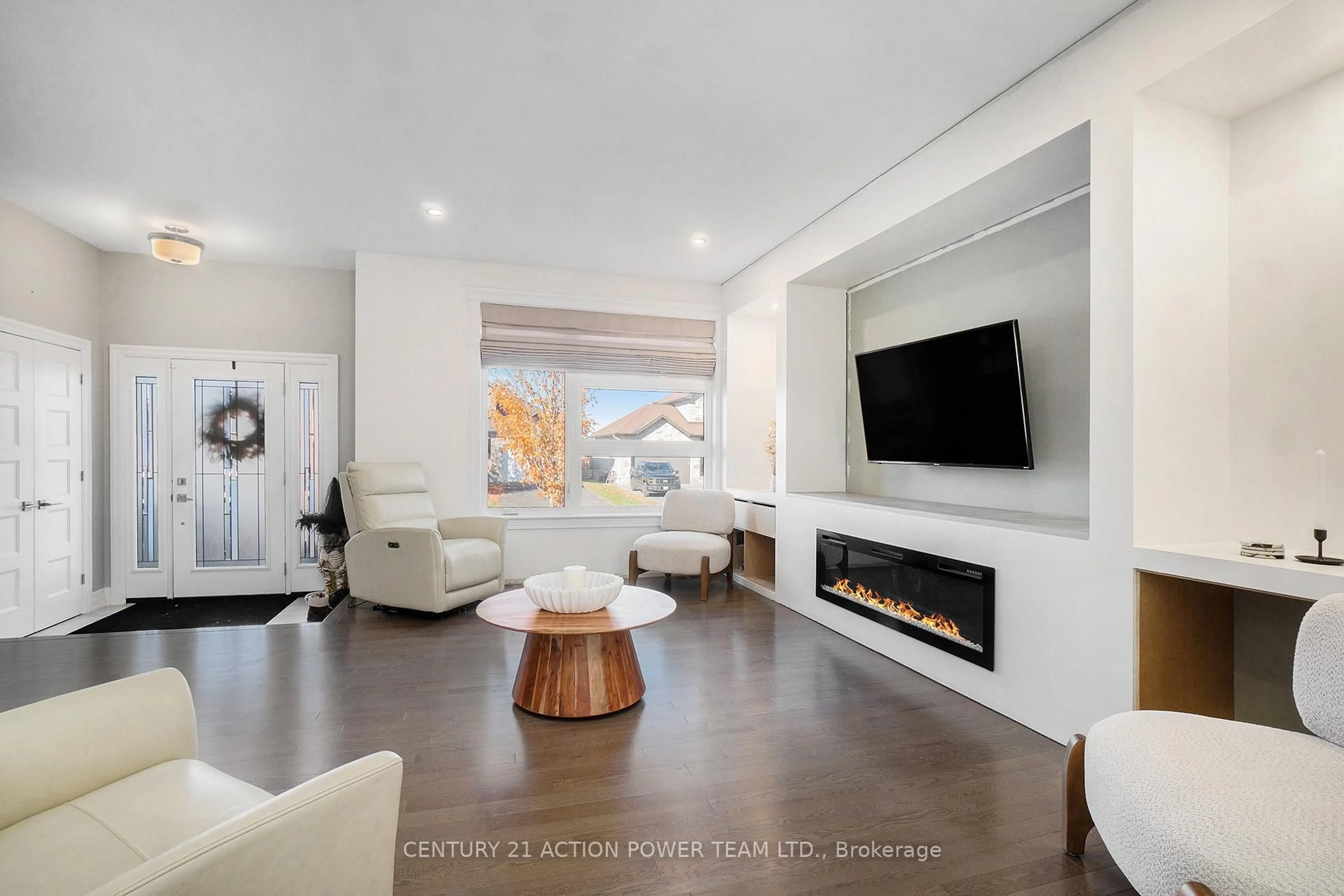 Living room with furniture, unknown for 9 Richer St, North Stormont Ontario K0A 1R0