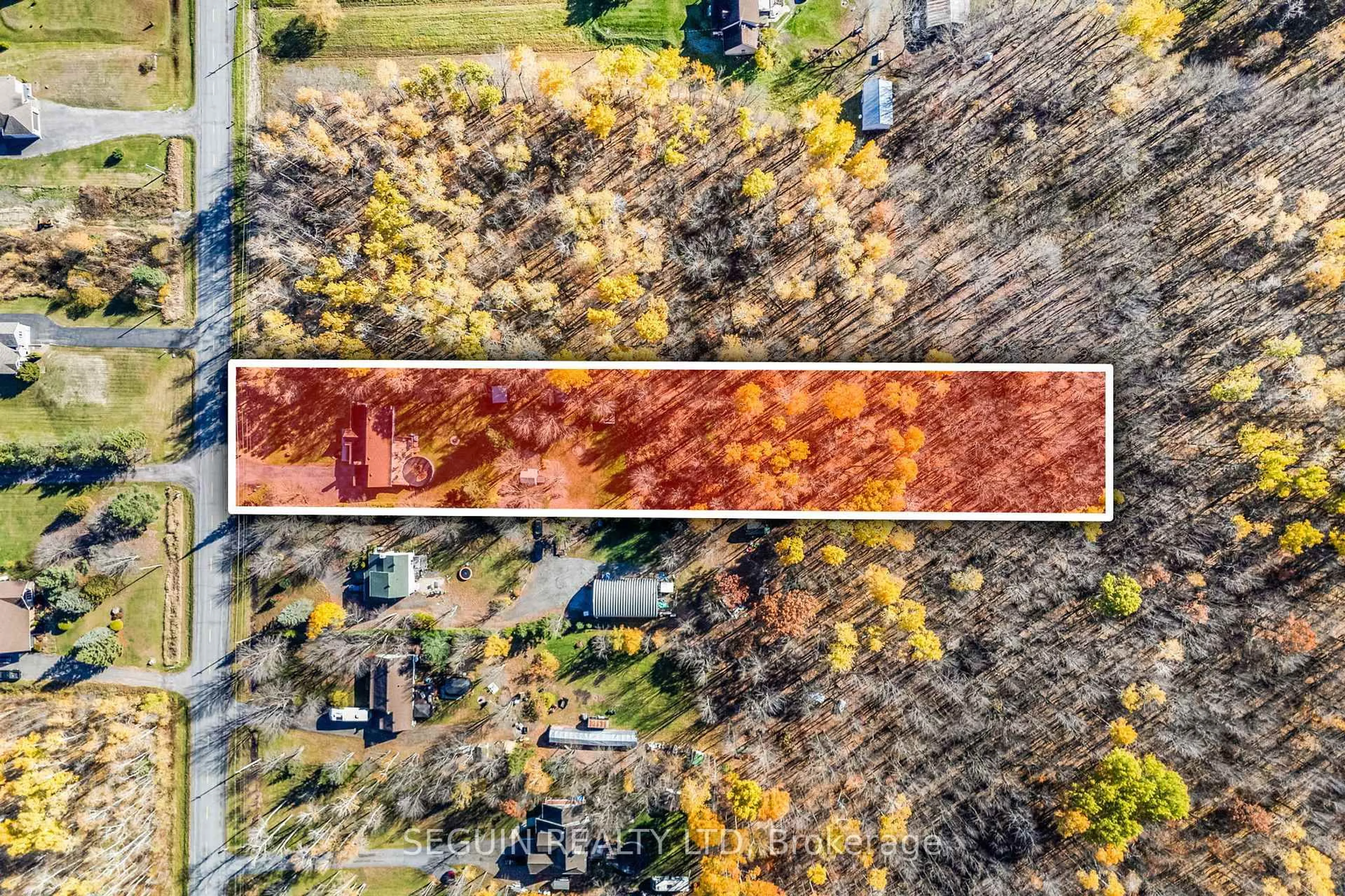 A pic from outside/outdoor area/front of a property/back of a property/a pic from drone, street for 3358 Pattee Rd, East Hawkesbury Ontario K6A 2R2