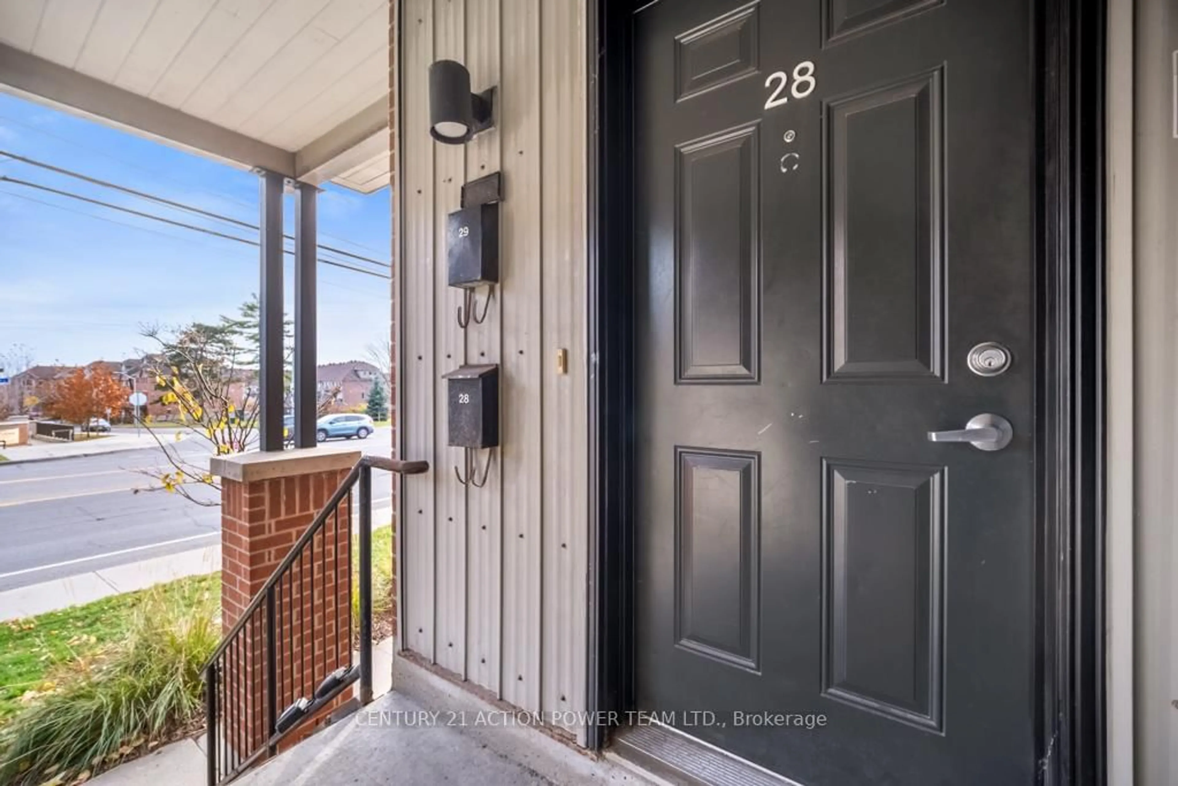 Indoor entryway for 799 Montreal Rd #28, Ottawa Ontario K1K 0S9
