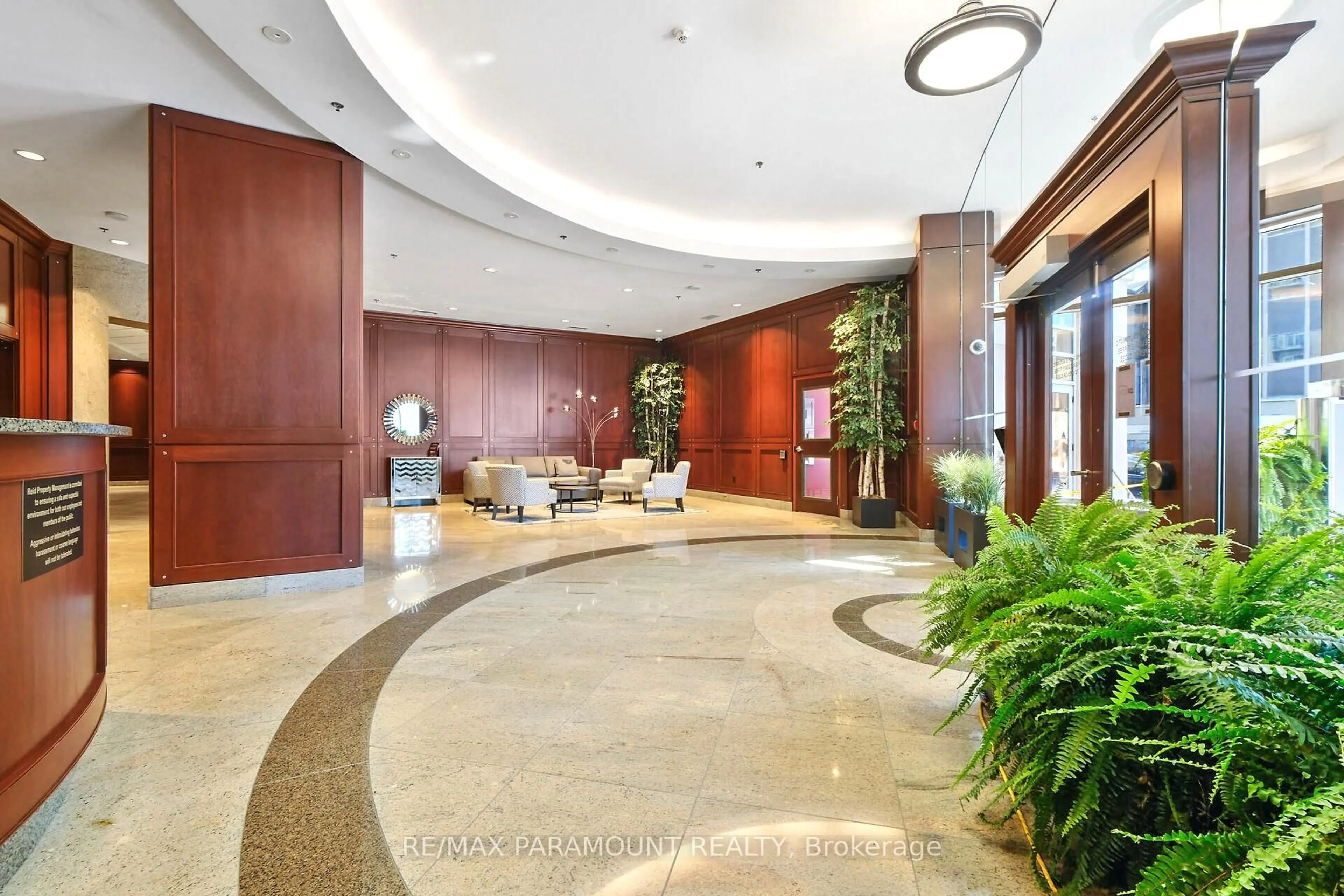 Lobby for 234 RIDEAU St #404, Ottawa Ontario K1W 5X8